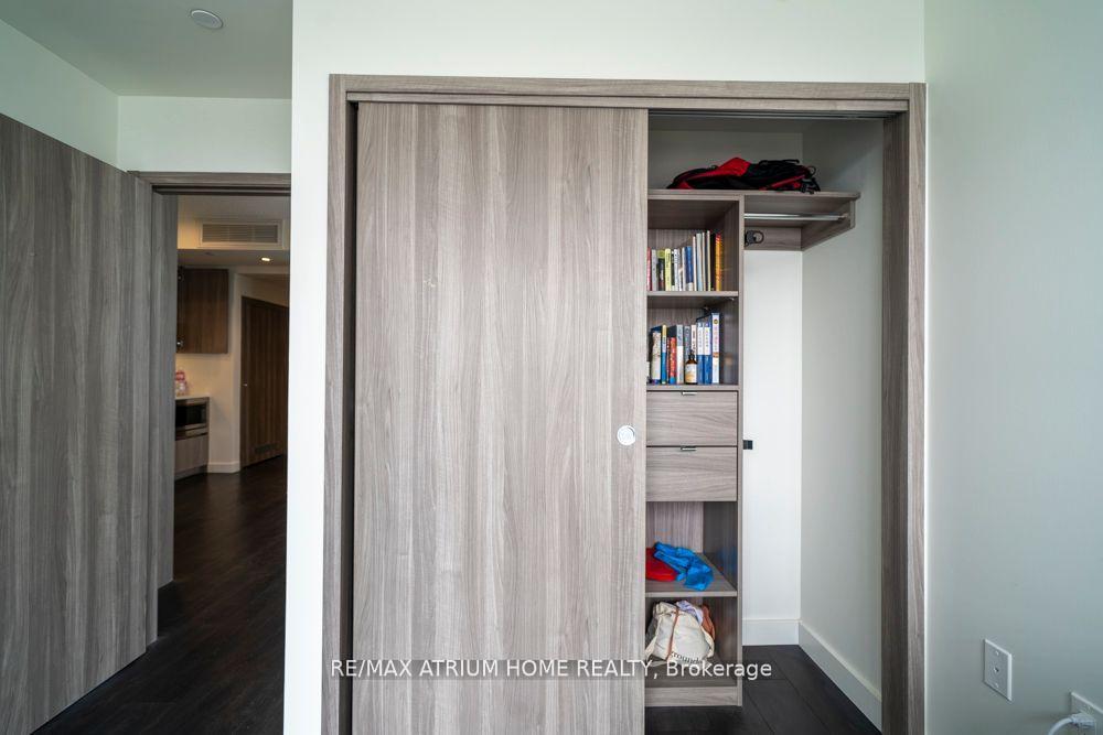 Photo 7 of Unit 1002, 95 Mcmahon Drive, North York, Bayview Village — HOMEH