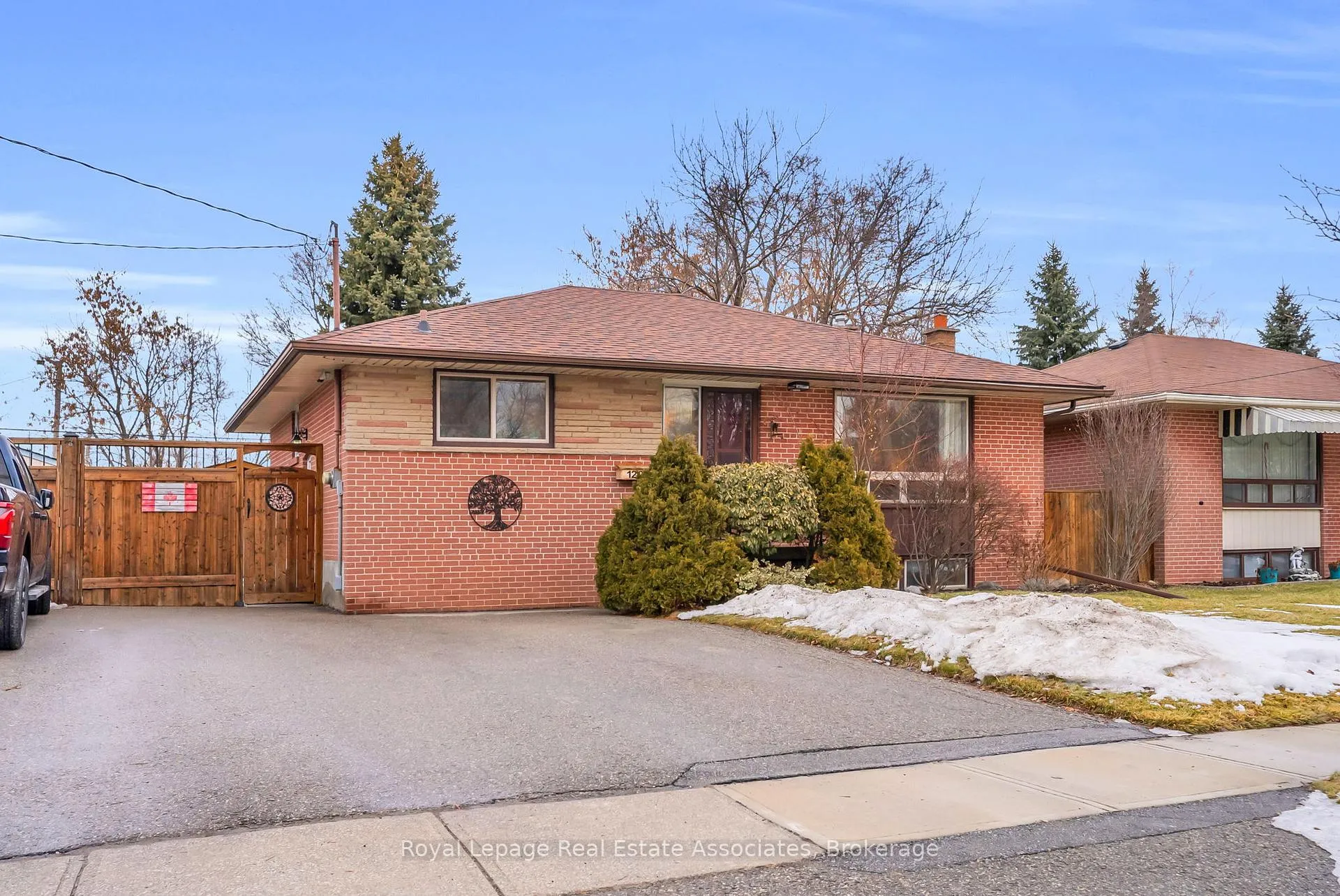 Photo 1 of 129 Raylawn Crescent, Halton Hills, Georgetown — HOMEH