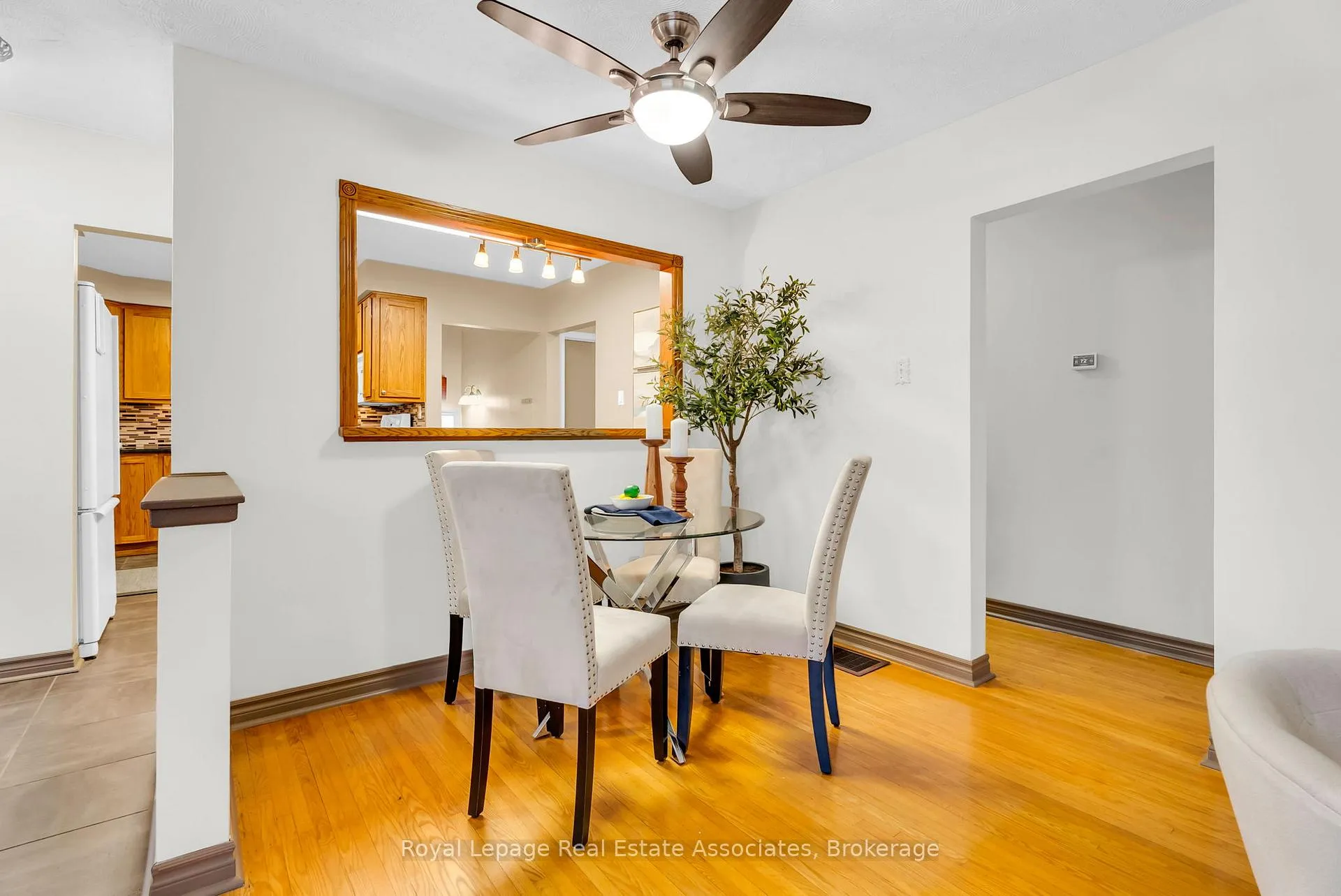 Photo 7 of 129 Raylawn Crescent, Halton Hills, Georgetown — HOMEH
