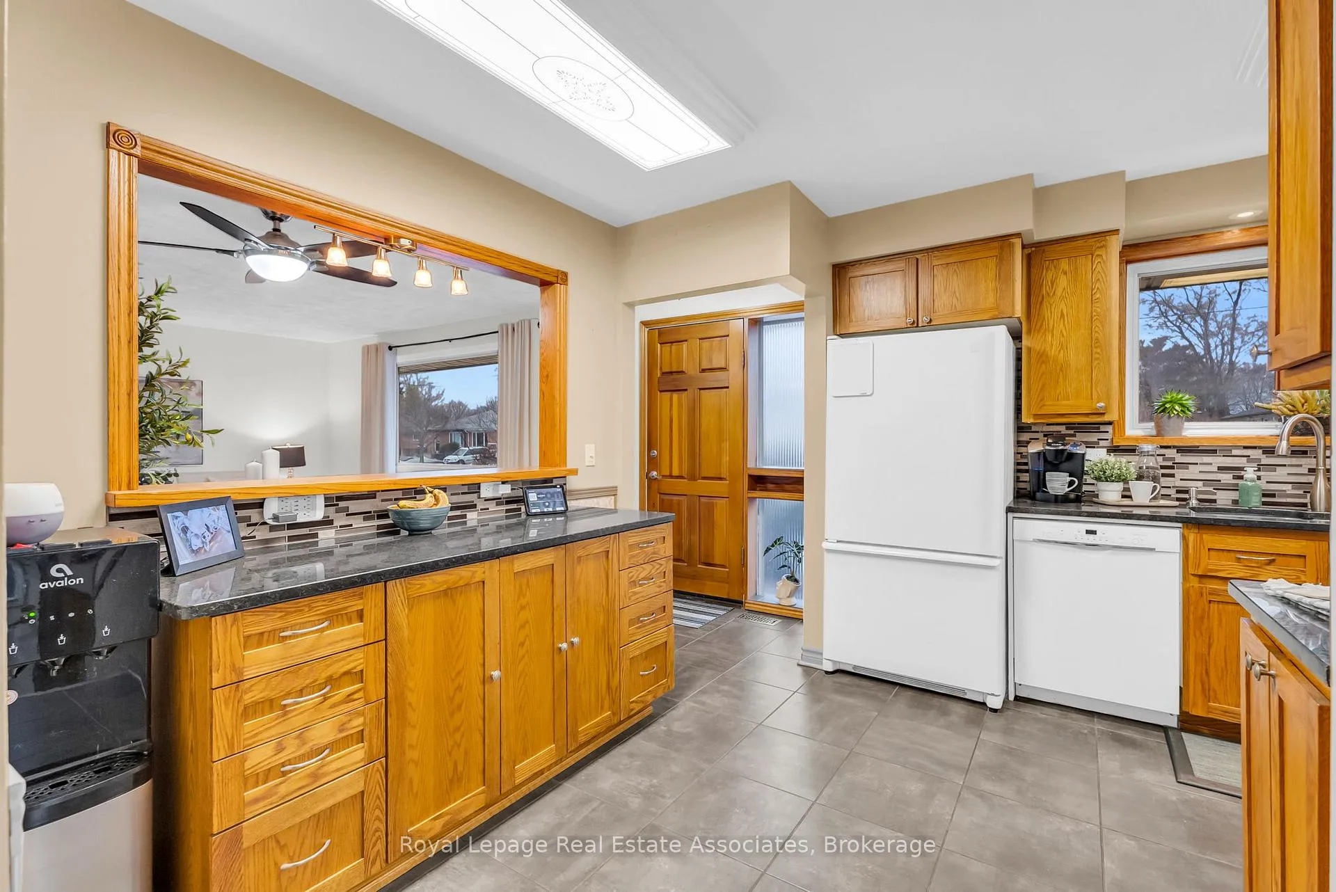 Photo 10 of 129 Raylawn Crescent, Halton Hills, Georgetown — HOMEH