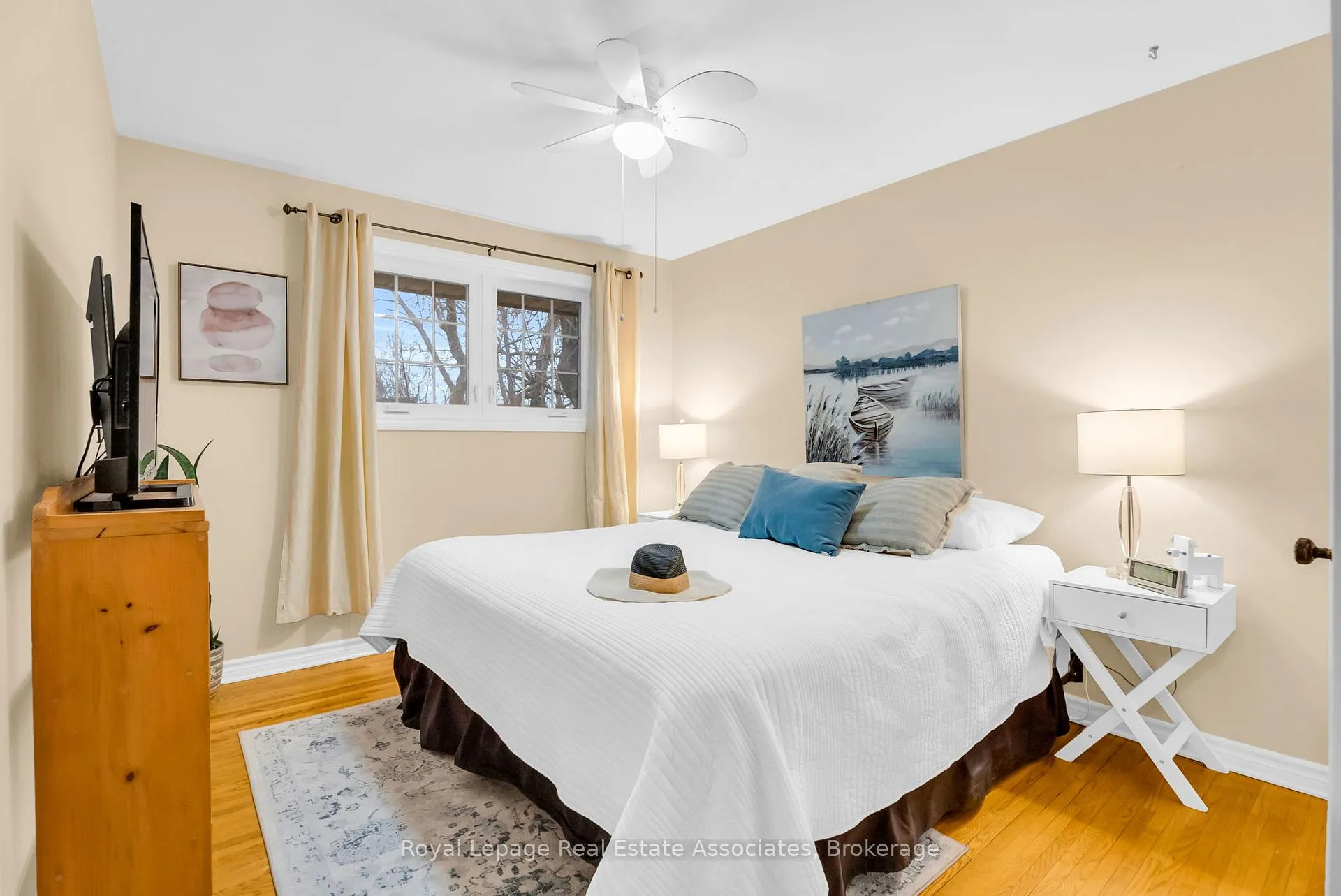 Photo 12 of 129 Raylawn Crescent, Halton Hills, Georgetown — HOMEH