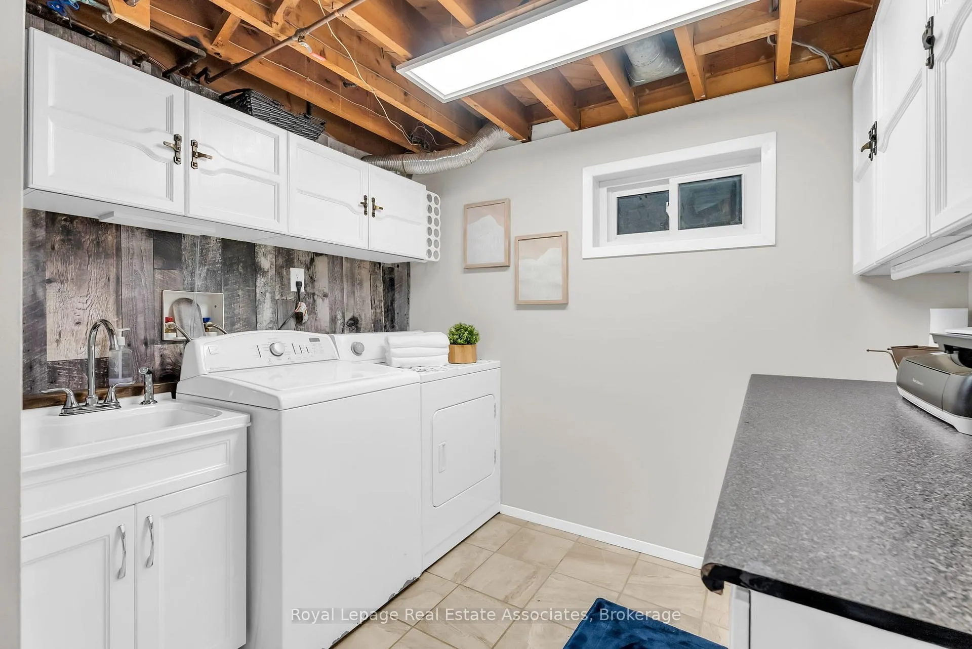 Photo 23 of 129 Raylawn Crescent, Halton Hills, Georgetown — HOMEH