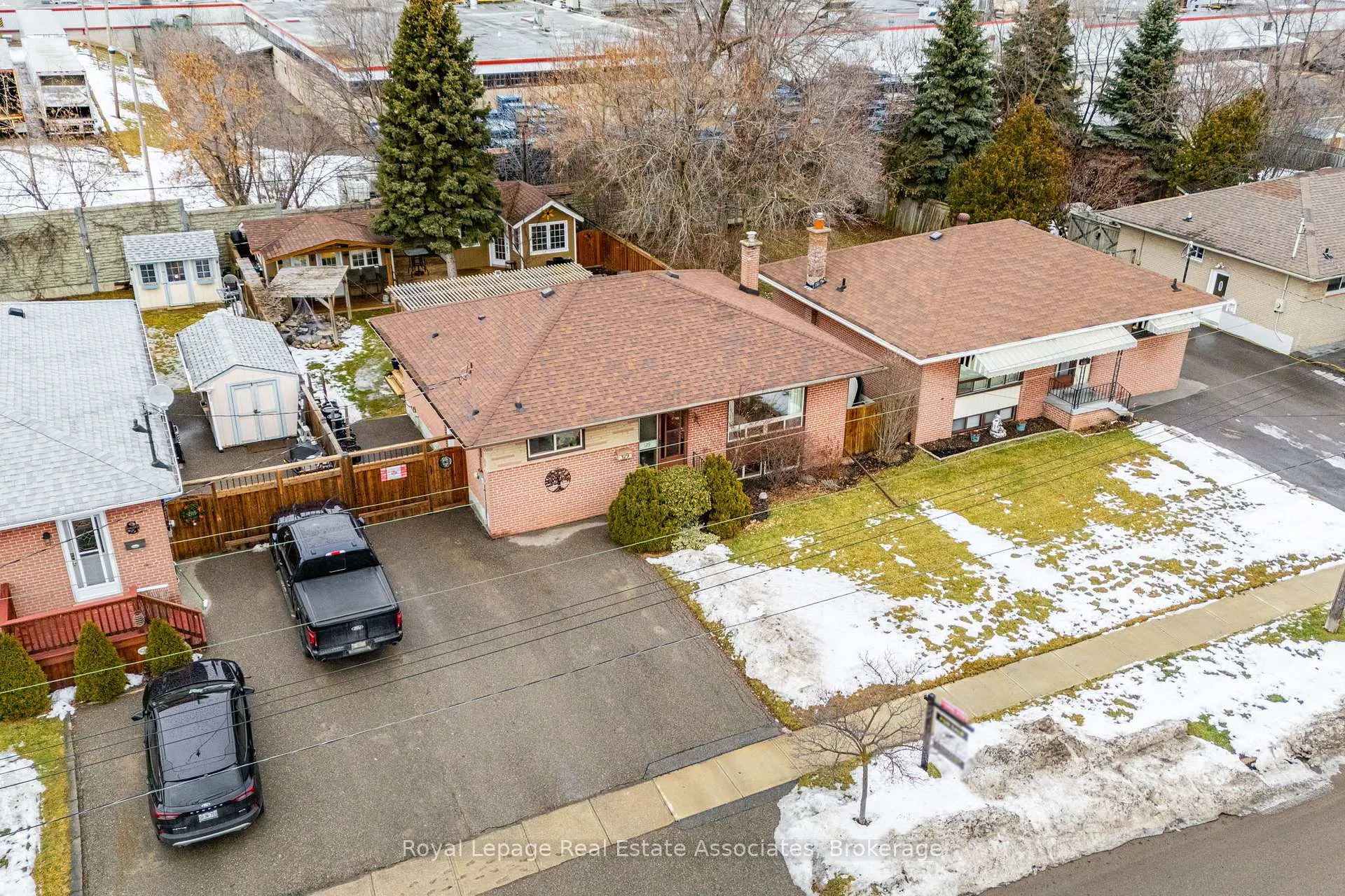 Photo 33 of 129 Raylawn Crescent, Halton Hills, Georgetown — HOMEH