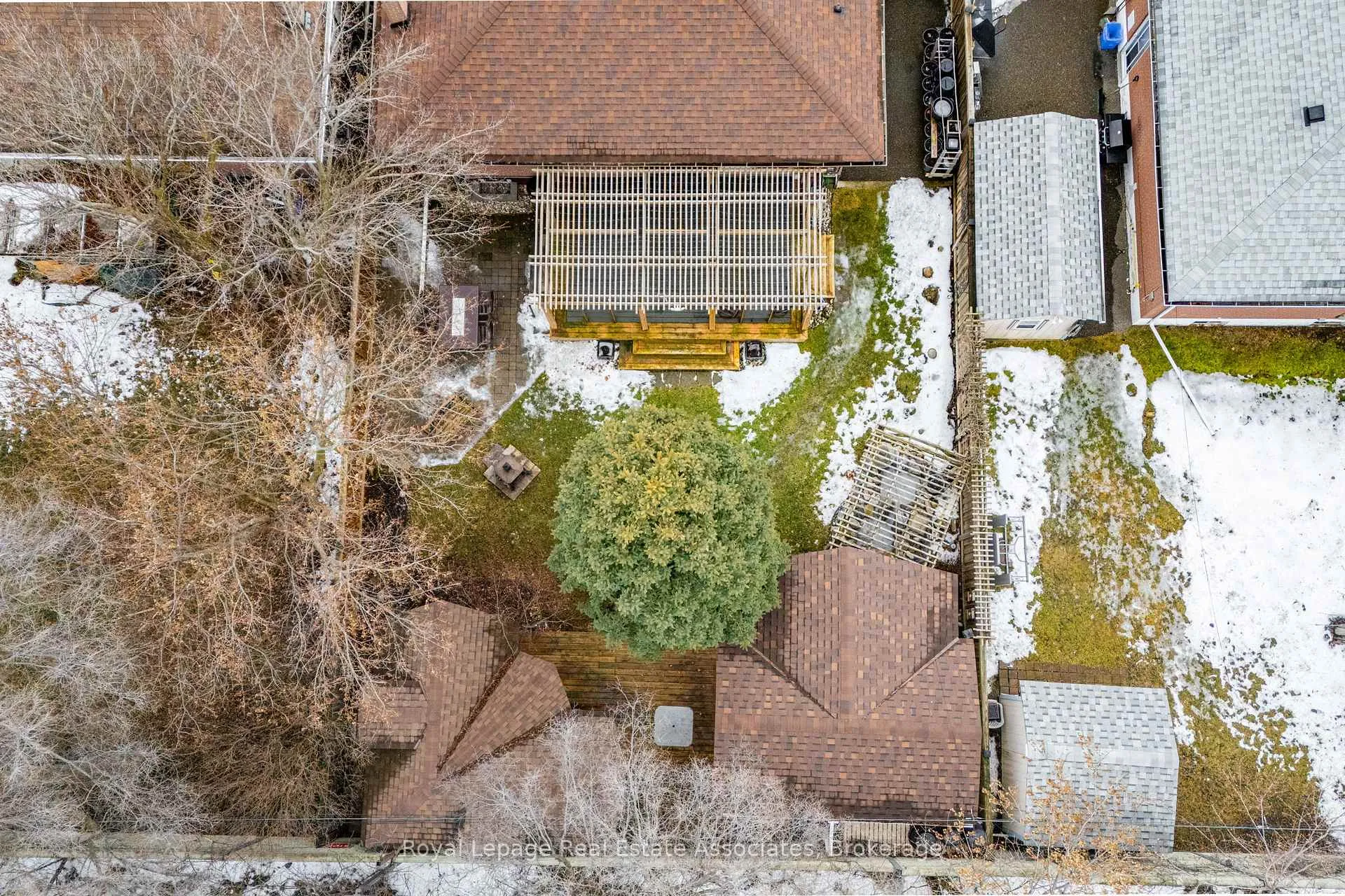 Photo 35 of 129 Raylawn Crescent, Halton Hills, Georgetown — HOMEH