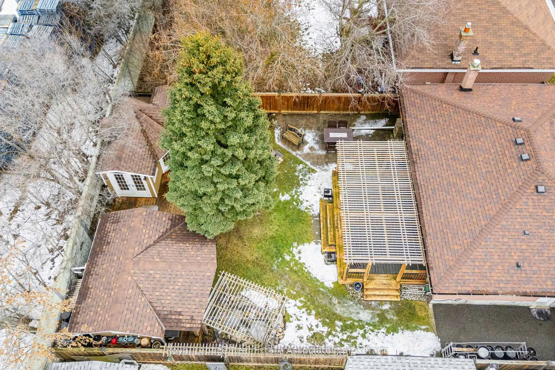 Photo 36 of 129 Raylawn Crescent, Halton Hills, Georgetown — HOMEH