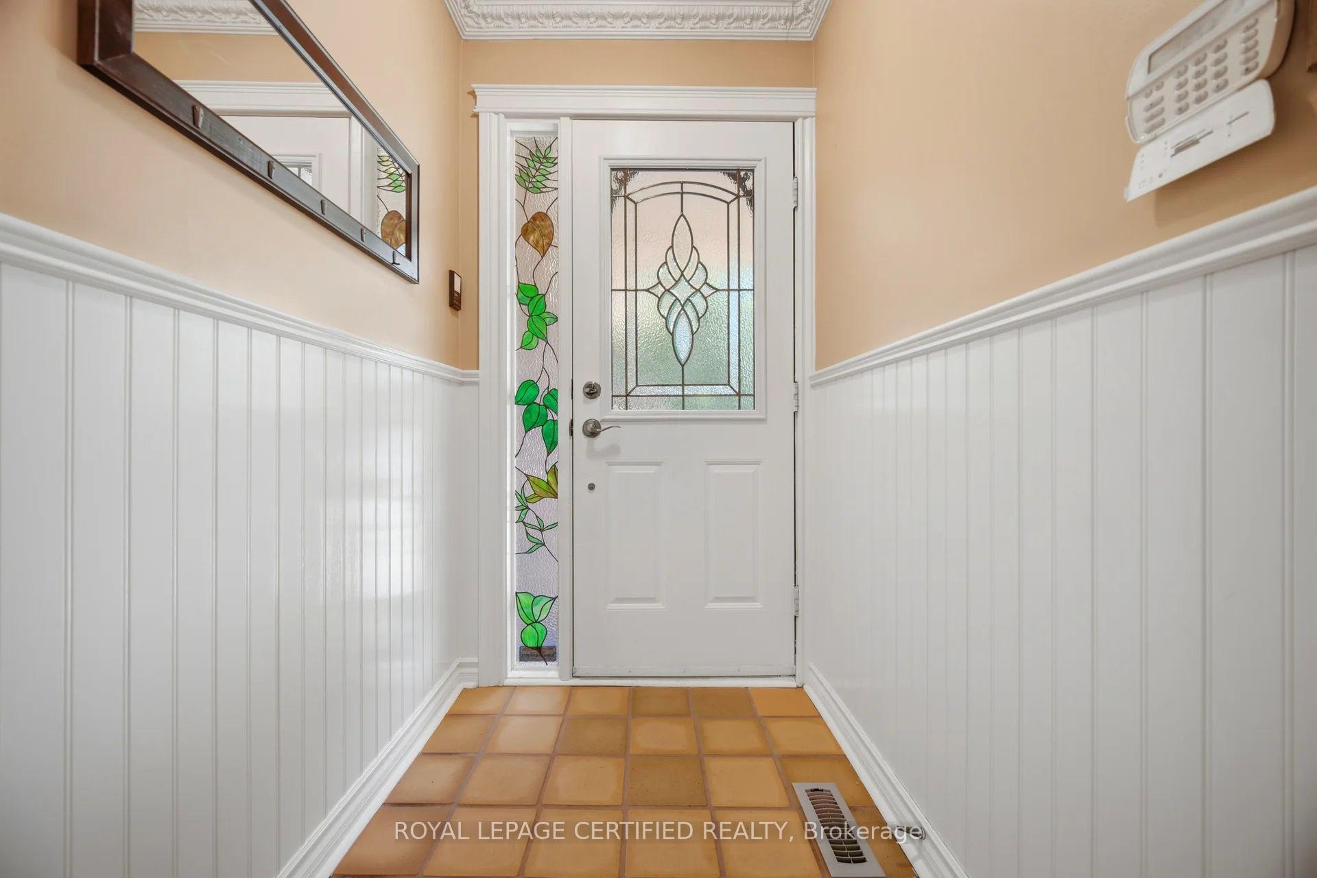Photo 5 of 20 Burnley Place, Brampton, Heart Lake West — HOMEH