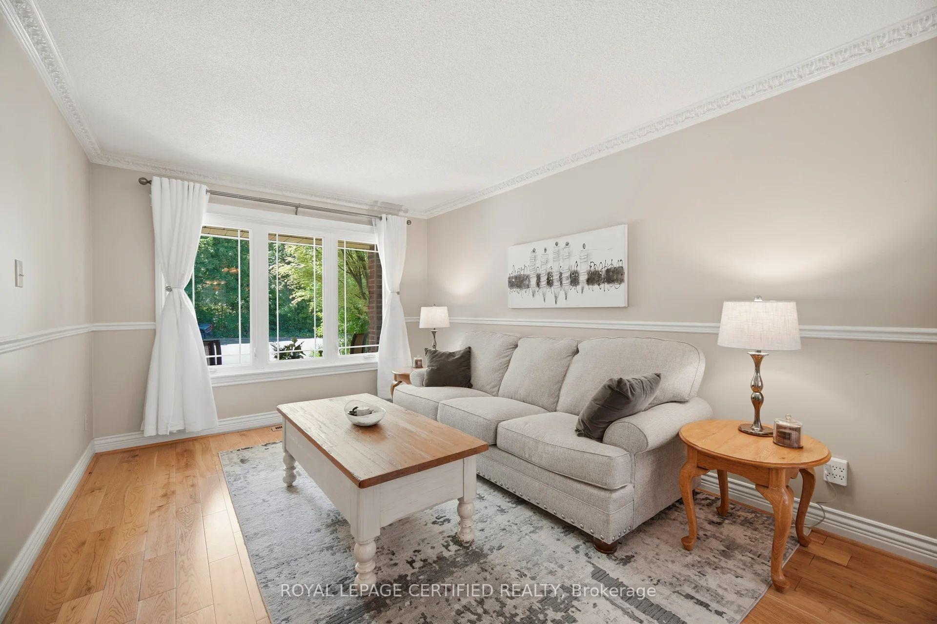 Photo 8 of 20 Burnley Place, Brampton, Heart Lake West — HOMEH
