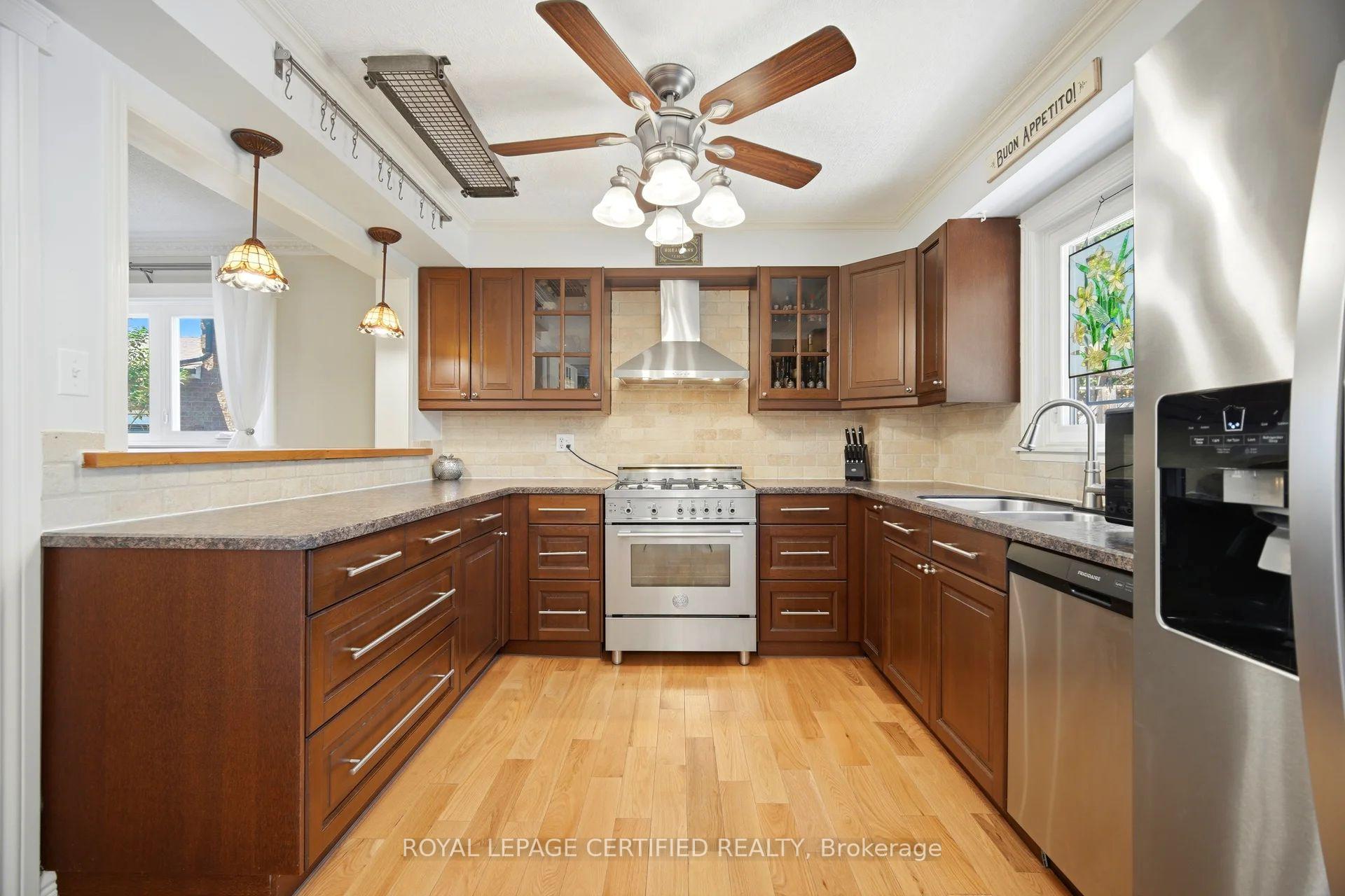 Photo 12 of 20 Burnley Place, Brampton, Heart Lake West — HOMEH