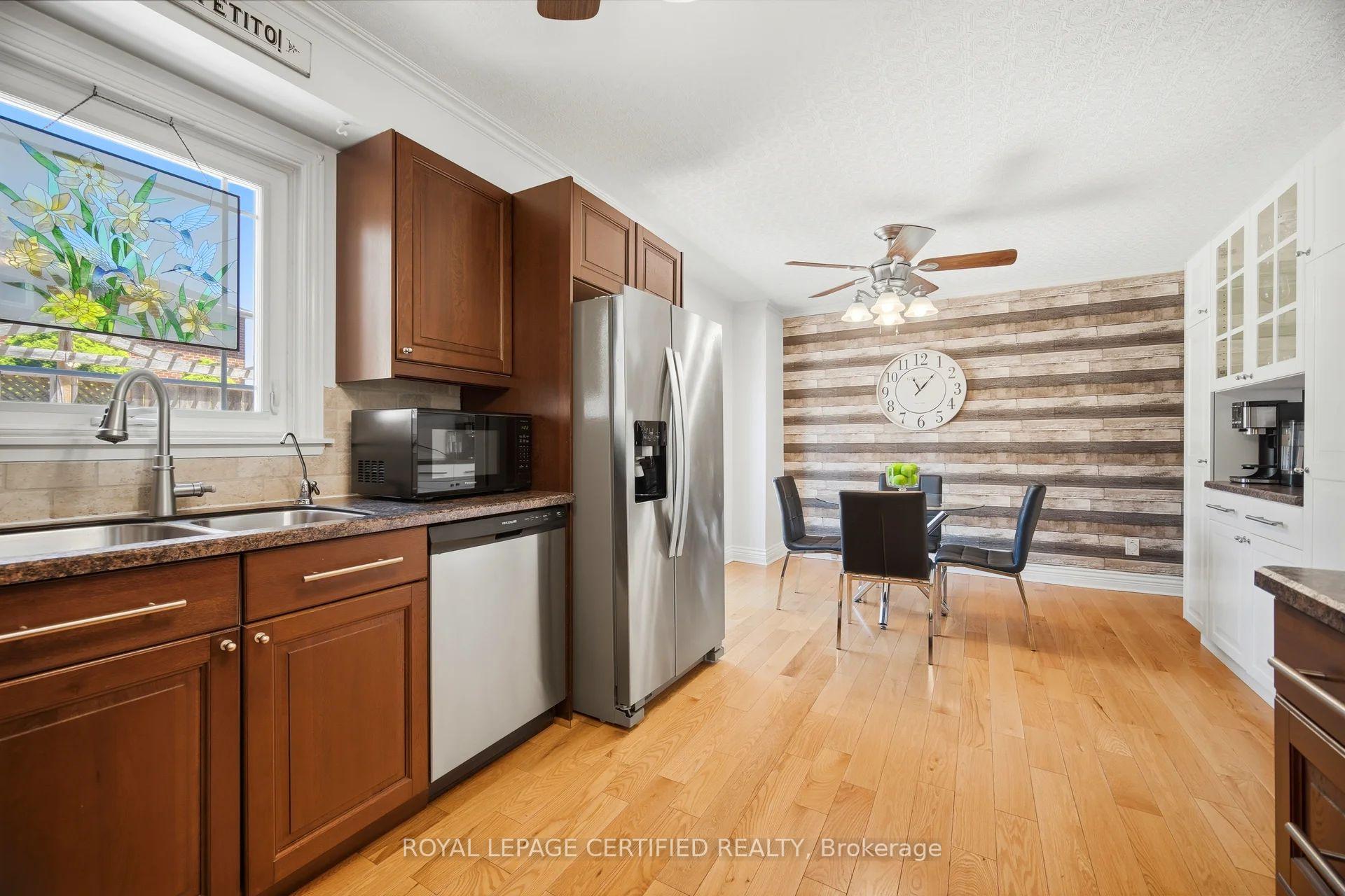 Photo 14 of 20 Burnley Place, Brampton, Heart Lake West — HOMEH
