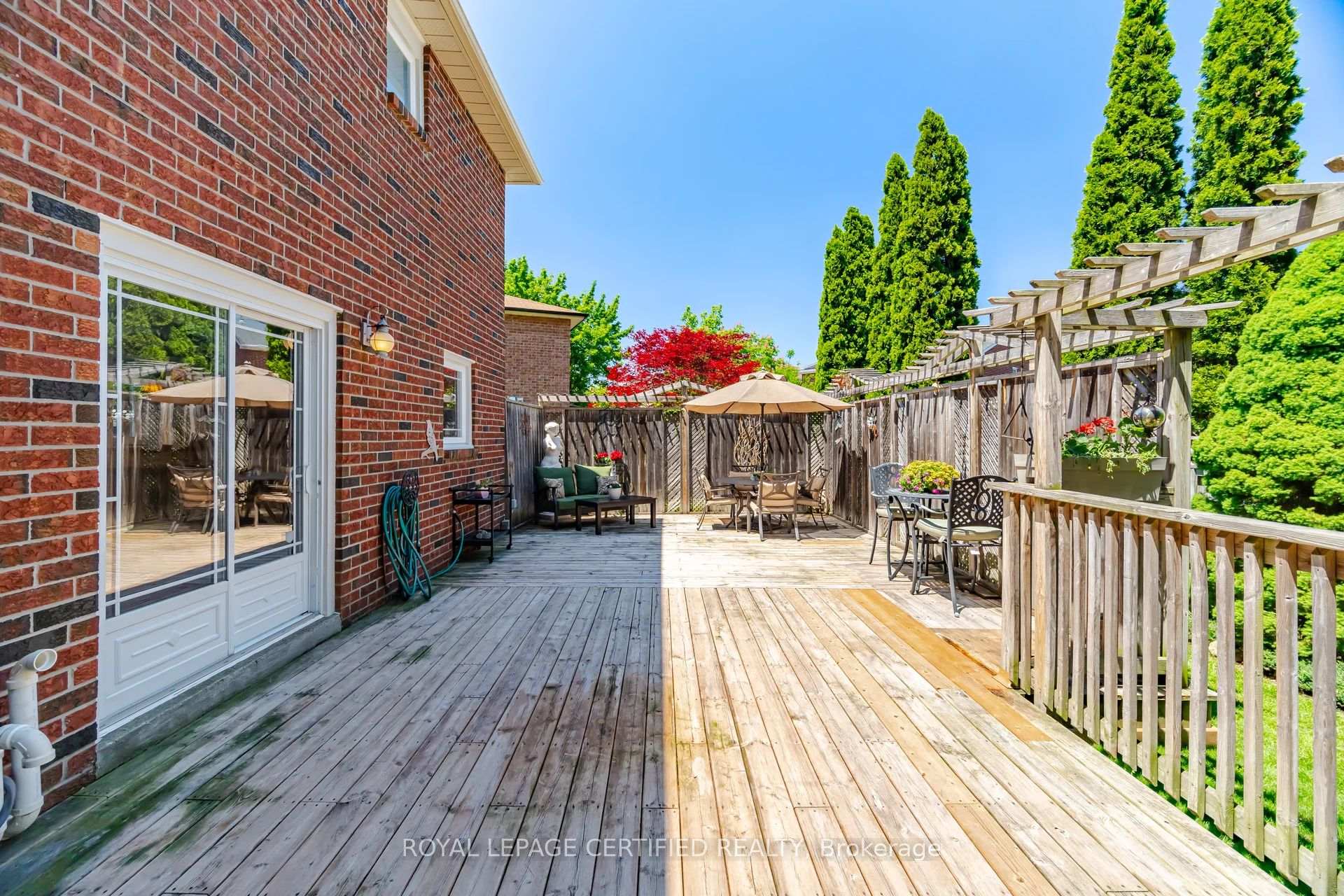 Photo 18 of 20 Burnley Place, Brampton, Heart Lake West — HOMEH