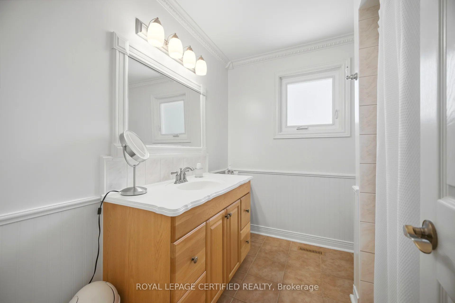 Photo 29 of 20 Burnley Place, Brampton, Heart Lake West — HOMEH