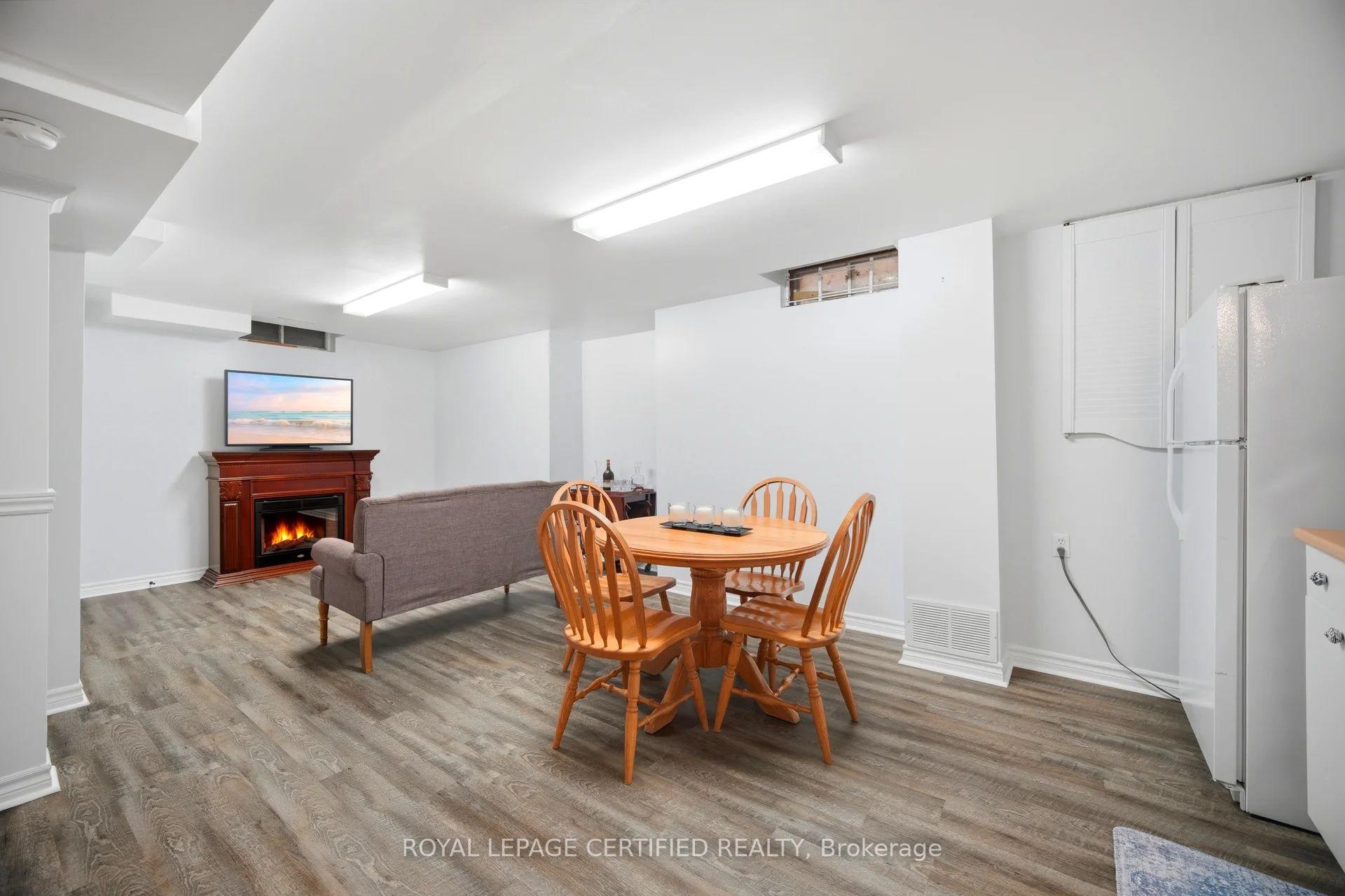 Photo 37 of 20 Burnley Place, Brampton, Heart Lake West — HOMEH