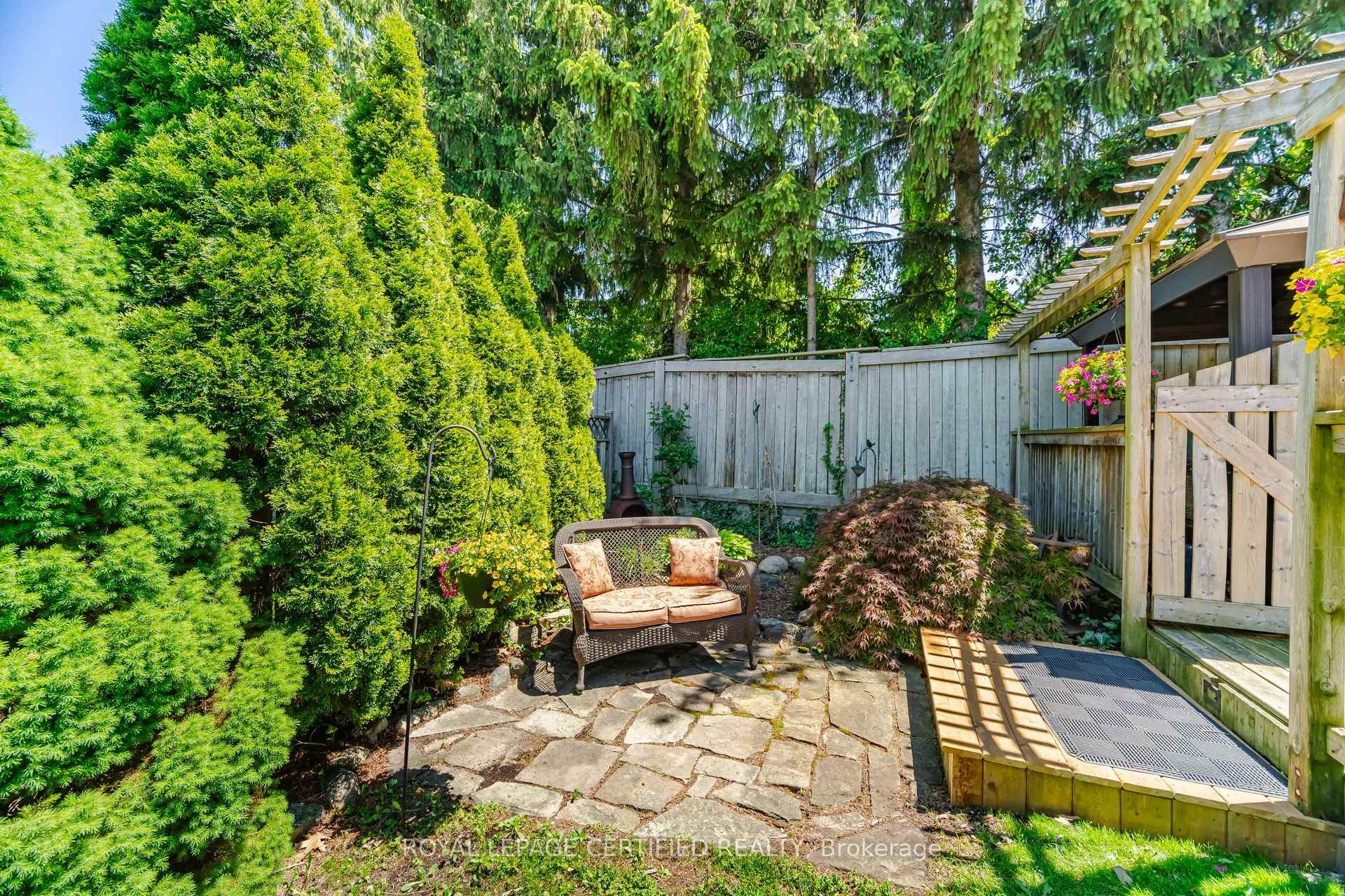 Photo 44 of 20 Burnley Place, Brampton, Heart Lake West — HOMEH