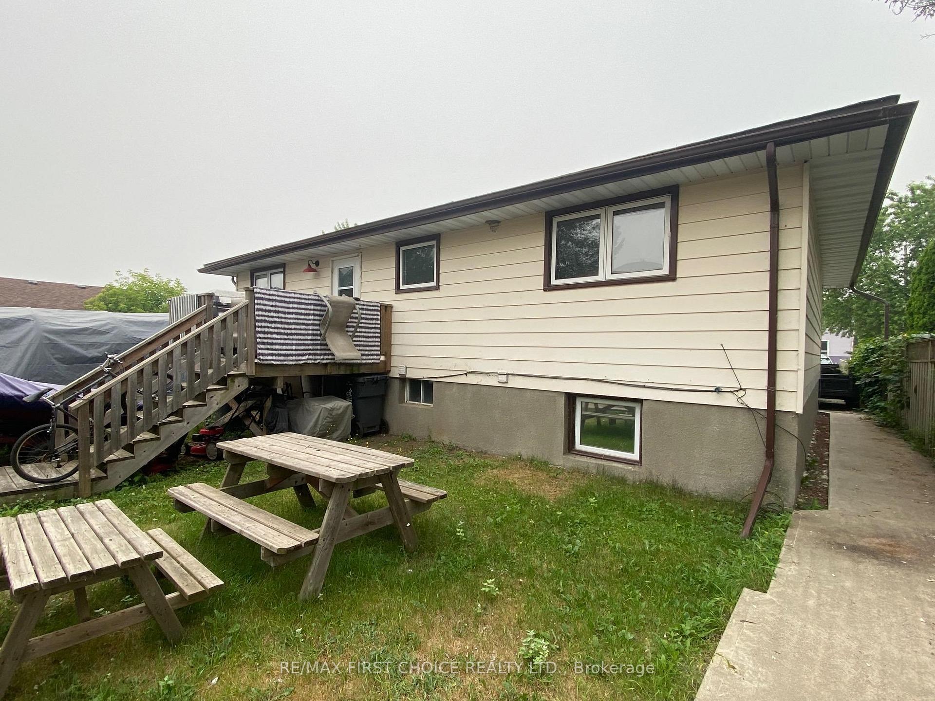 Photo 2 of 218 Powley Street, Thunder Bay, Court / Cumberland — HOMEH