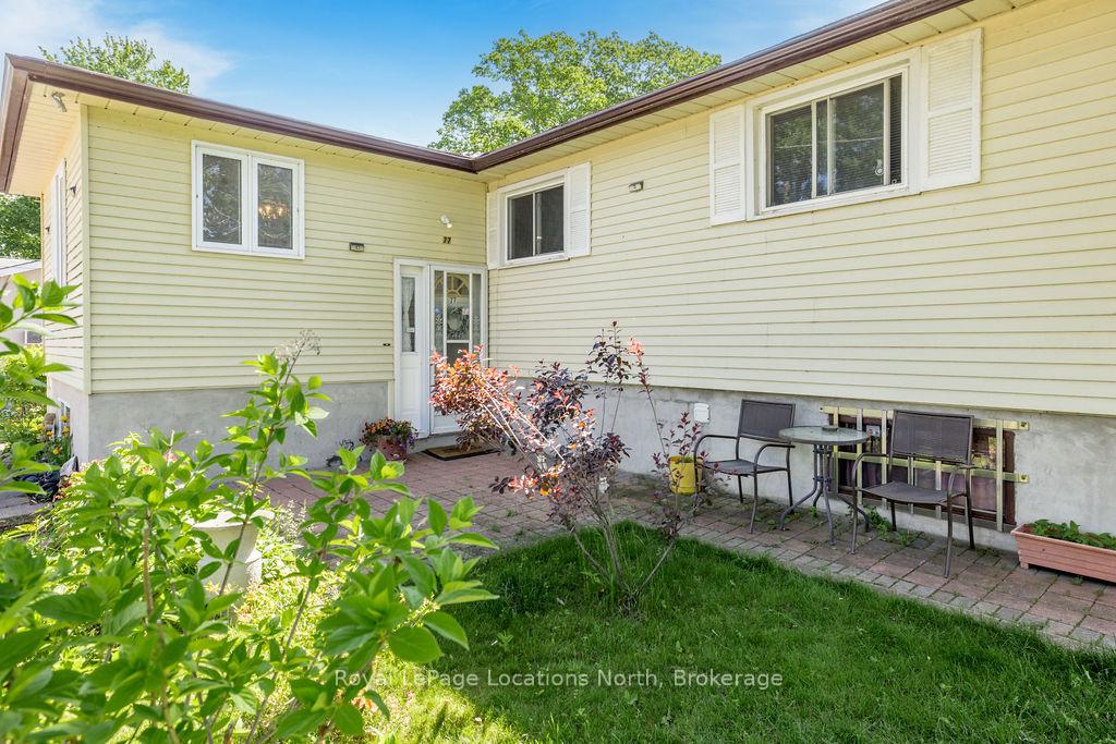 Photo 3 of 77 Laidlaw Street, Wasaga Beach — HOMEH