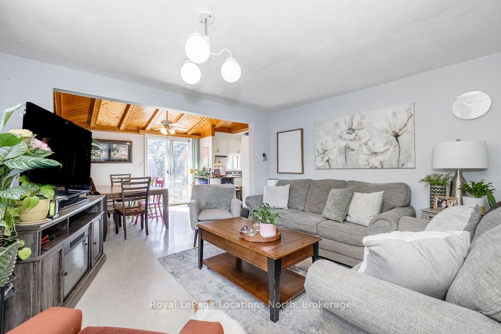 Photo 5 of 77 Laidlaw Street, Wasaga Beach — HOMEH