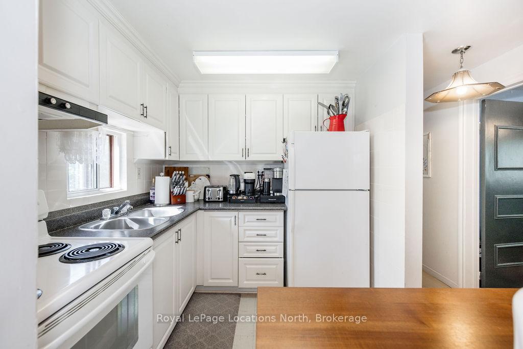 Photo 10 of 77 Laidlaw Street, Wasaga Beach — HOMEH