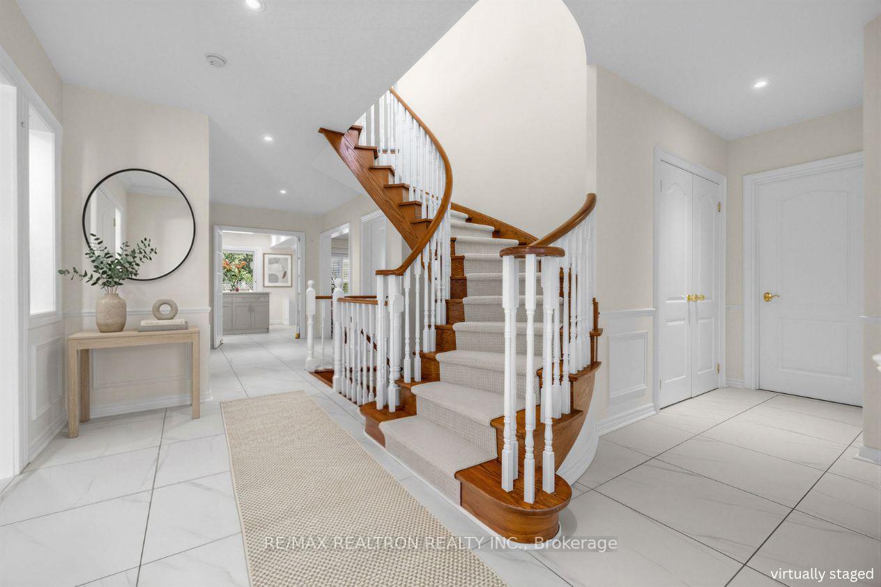 Photo 2 of 10 Macrill Road, Markham, Cachet — HOMEH