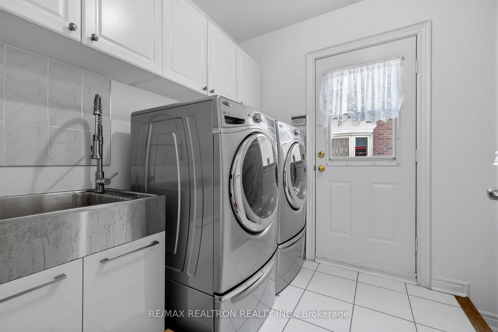 Photo 5 of 10 Macrill Road, Markham, Cachet — HOMEH
