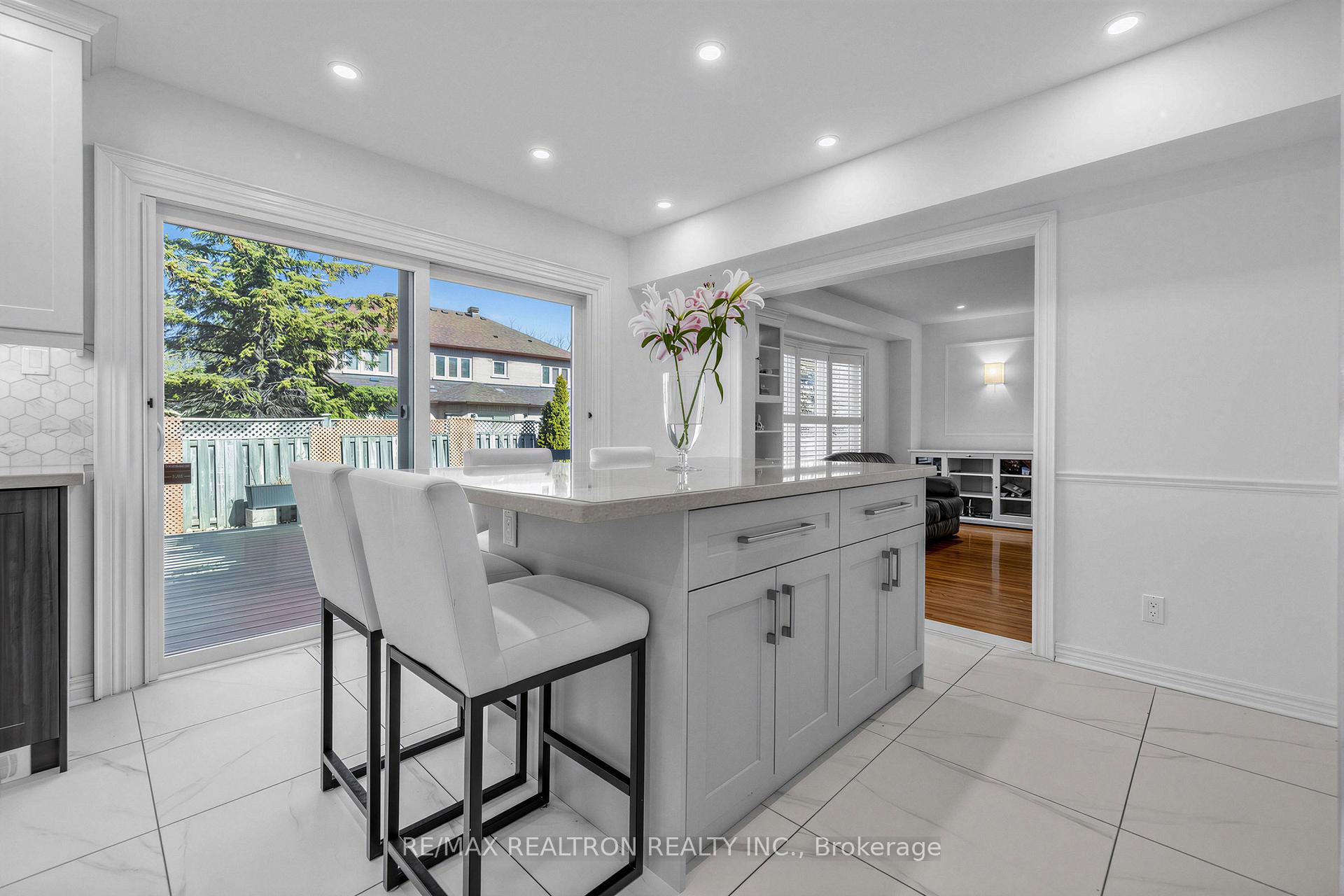 Photo 8 of 10 Macrill Road, Markham, Cachet — HOMEH