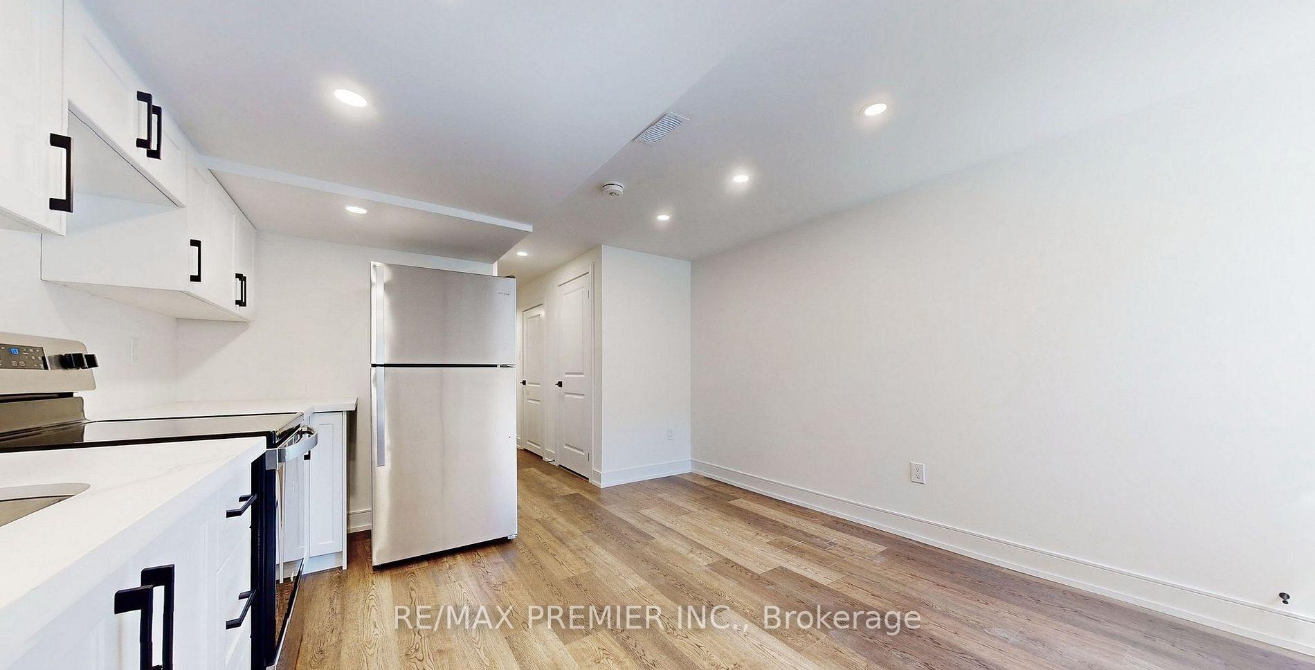 Photo 7 of Unit Lower, 208 McRoberts Avenue W, Toronto, Corso Italia-Davenport — HOMEH