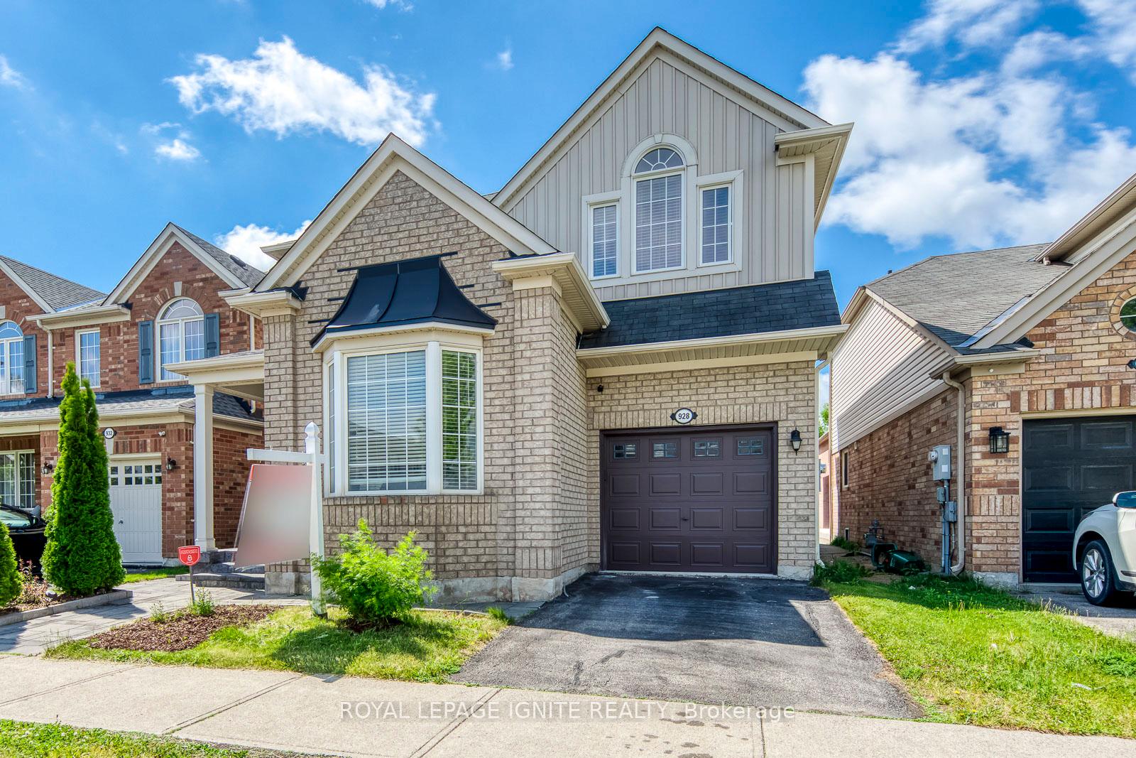Photo 2 of 928 Philbrook Drive, Milton, Coates — HOMEH