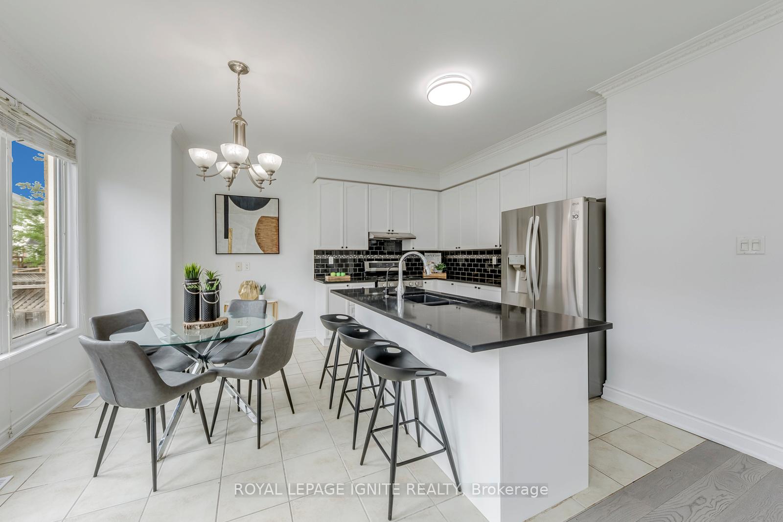 Photo 18 of 928 Philbrook Drive, Milton, Coates — HOMEH