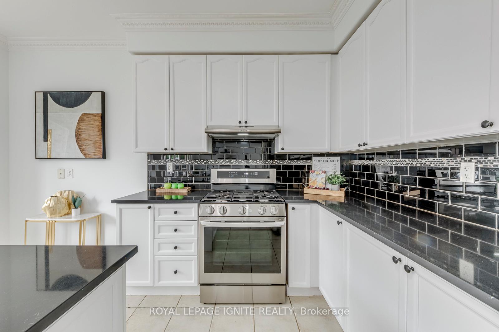 Photo 19 of 928 Philbrook Drive, Milton, Coates — HOMEH