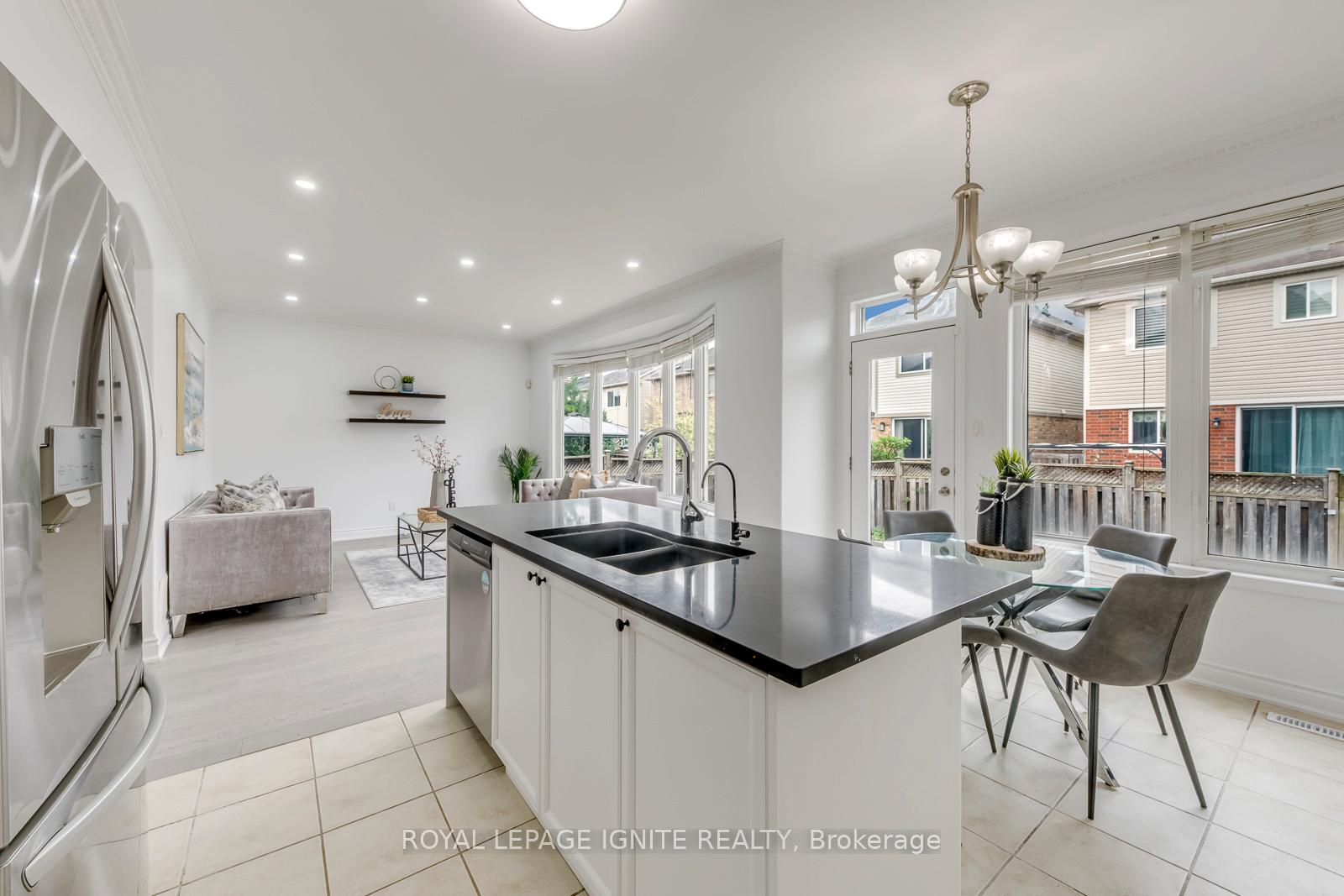 Photo 20 of 928 Philbrook Drive, Milton, Coates — HOMEH