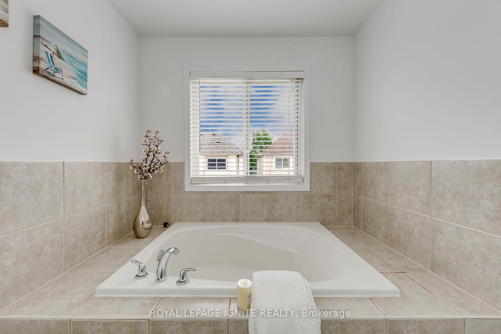 Photo 31 of 928 Philbrook Drive, Milton, Coates — HOMEH