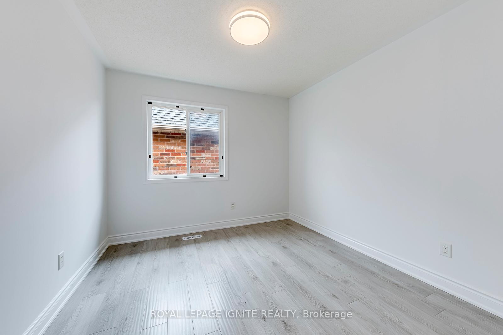 Photo 32 of 928 Philbrook Drive, Milton, Coates — HOMEH