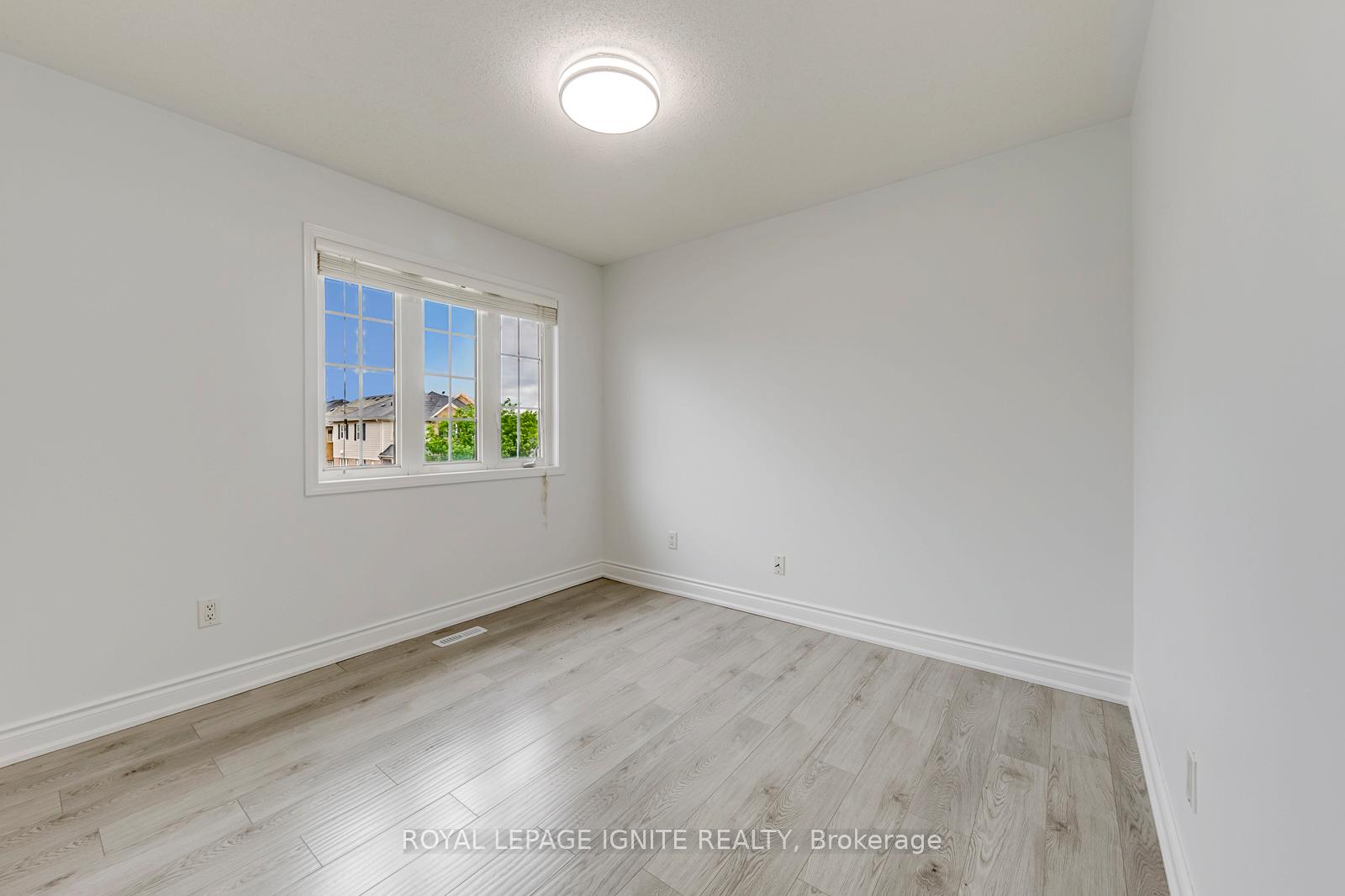 Photo 35 of 928 Philbrook Drive, Milton, Coates — HOMEH