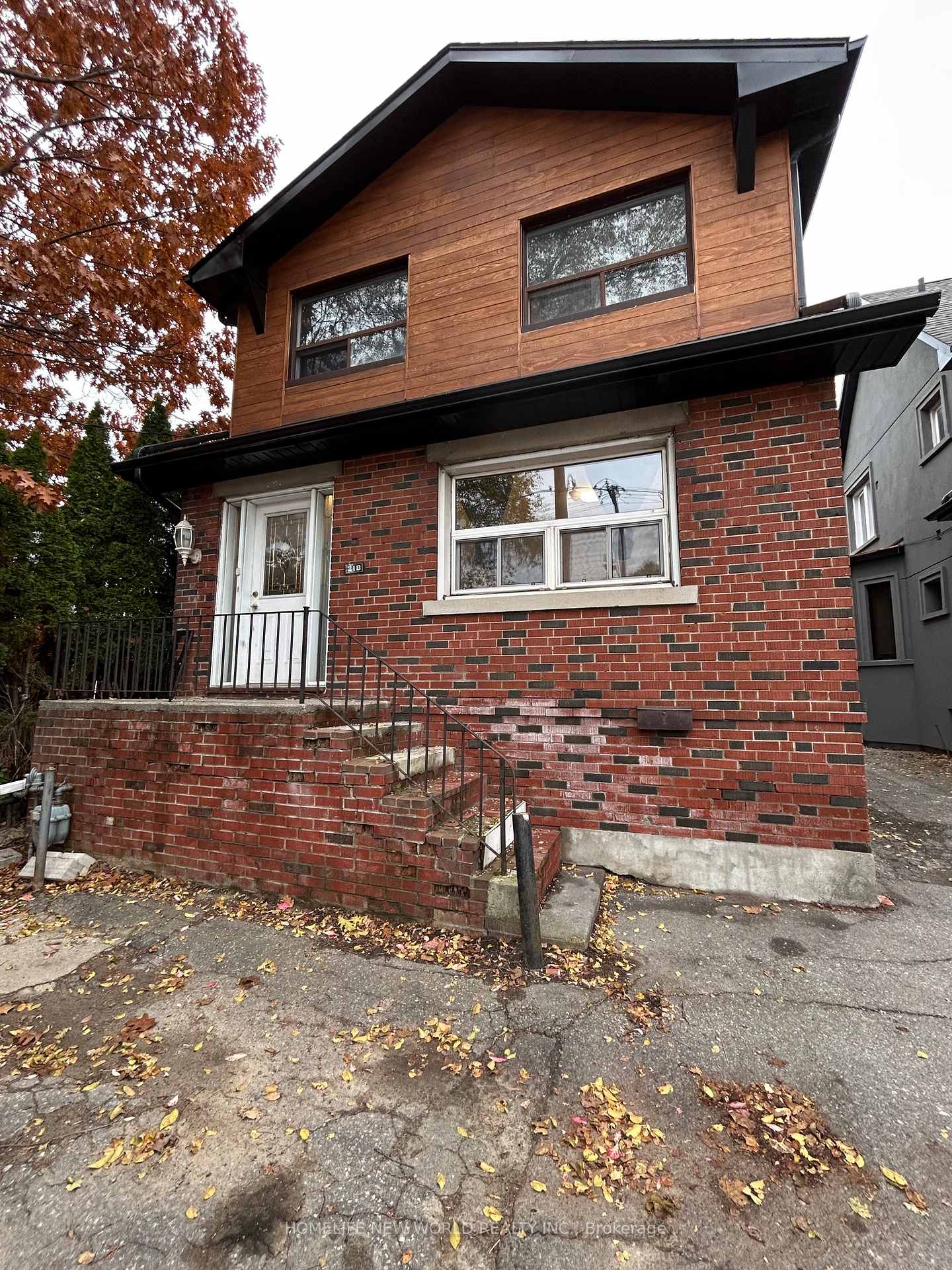 Front of Unit Main Floor, 218 Greenwood Avenue