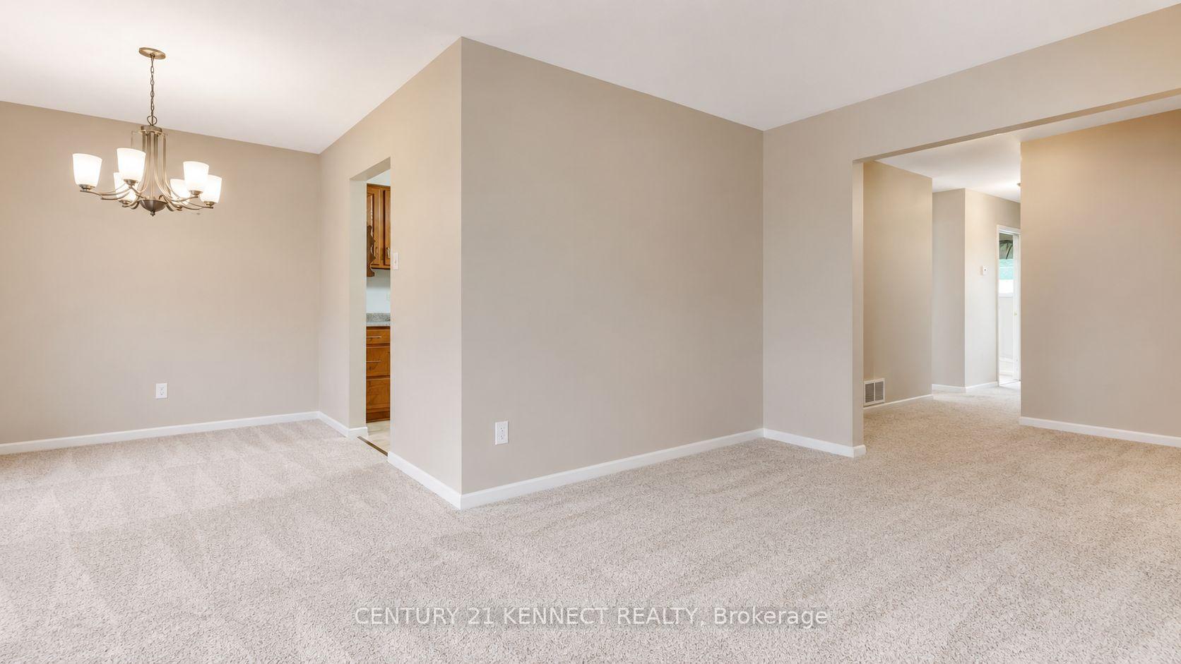 Photo 4 of 715 Waverly Street N, Oshawa, Northglen — HOMEH