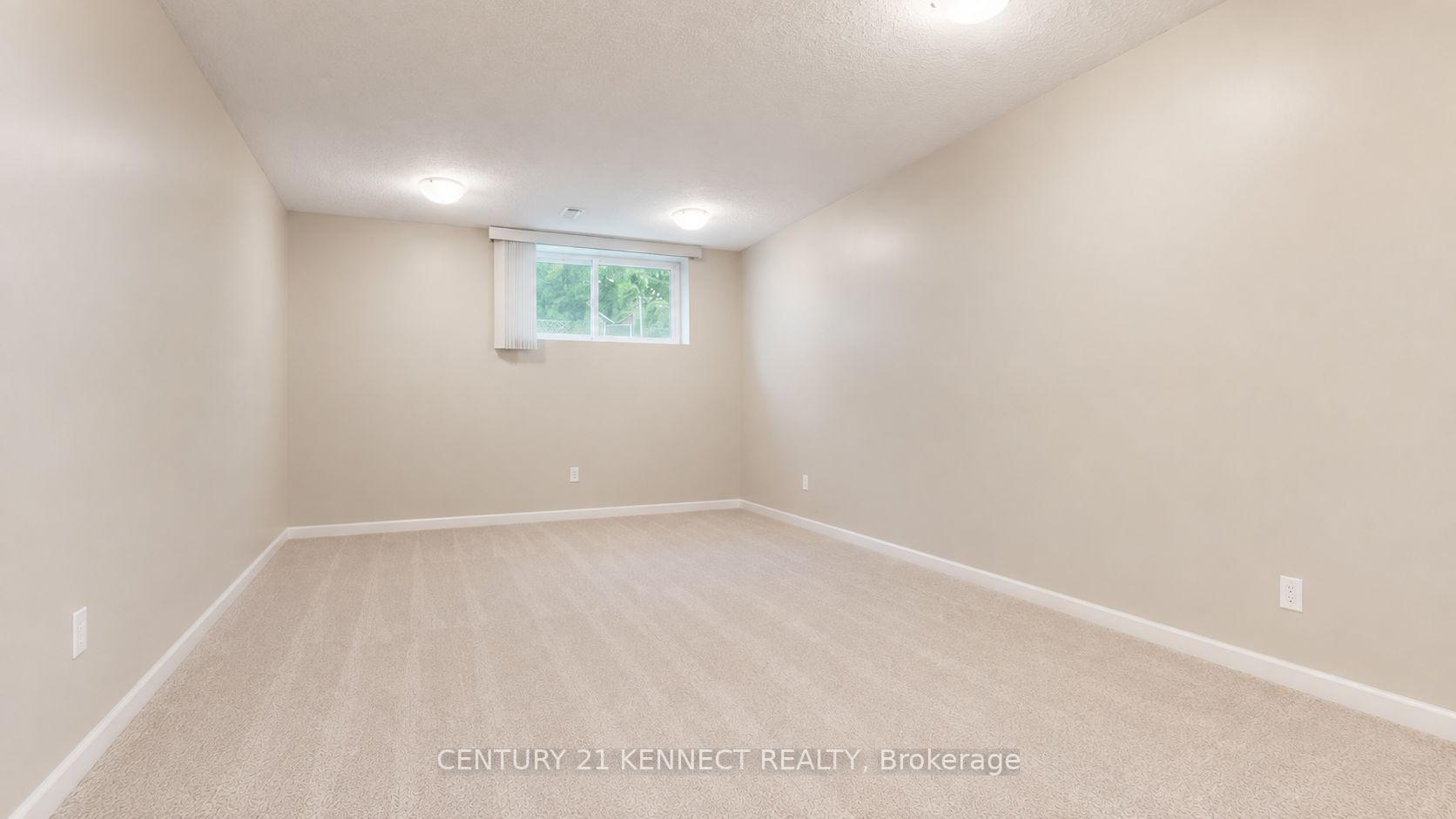 Photo 9 of 715 Waverly Street N, Oshawa, Northglen — HOMEH
