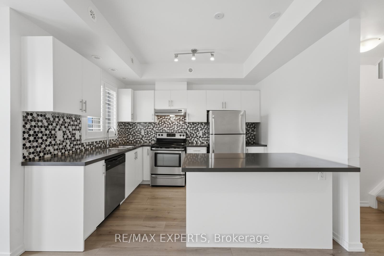 Photo 11 of Unit E09, 26 Bruce Street, Vaughan, East Woodbridge — HOMEH
