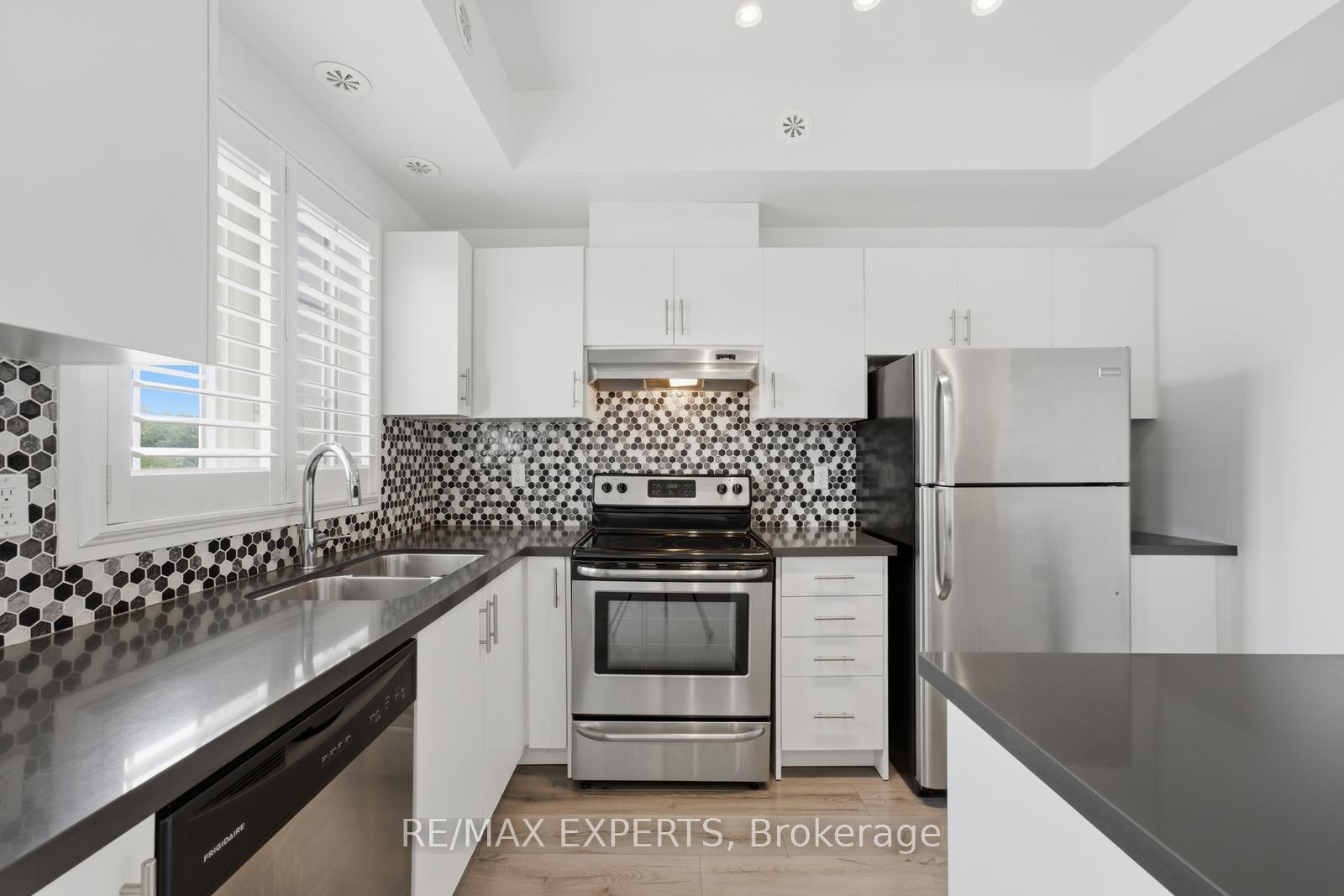 Photo 12 of Unit E09, 26 Bruce Street, Vaughan, East Woodbridge — HOMEH