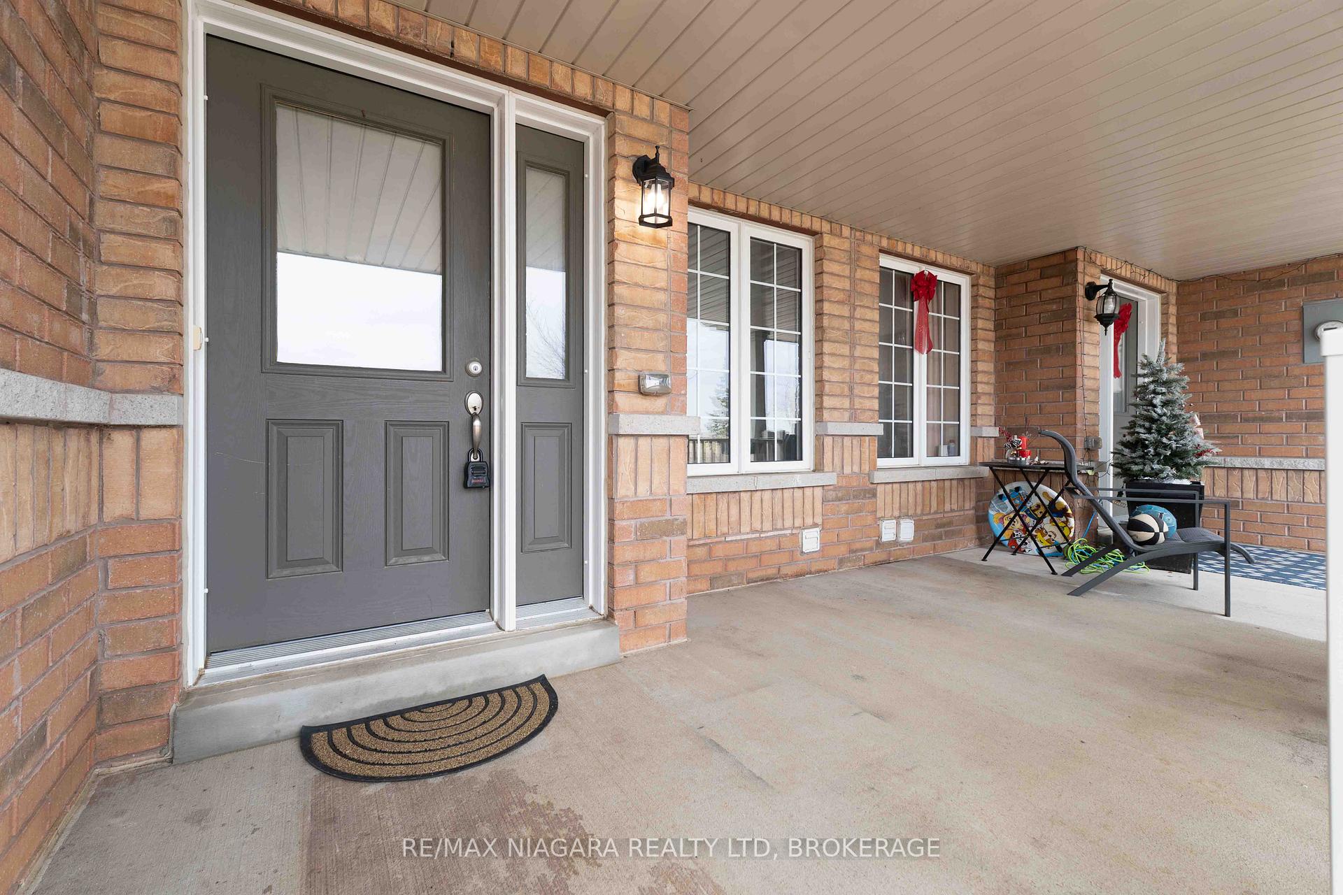 Photo 2 of 48 Juneberry Road, Thorold, Confederation Heights — HOMEH