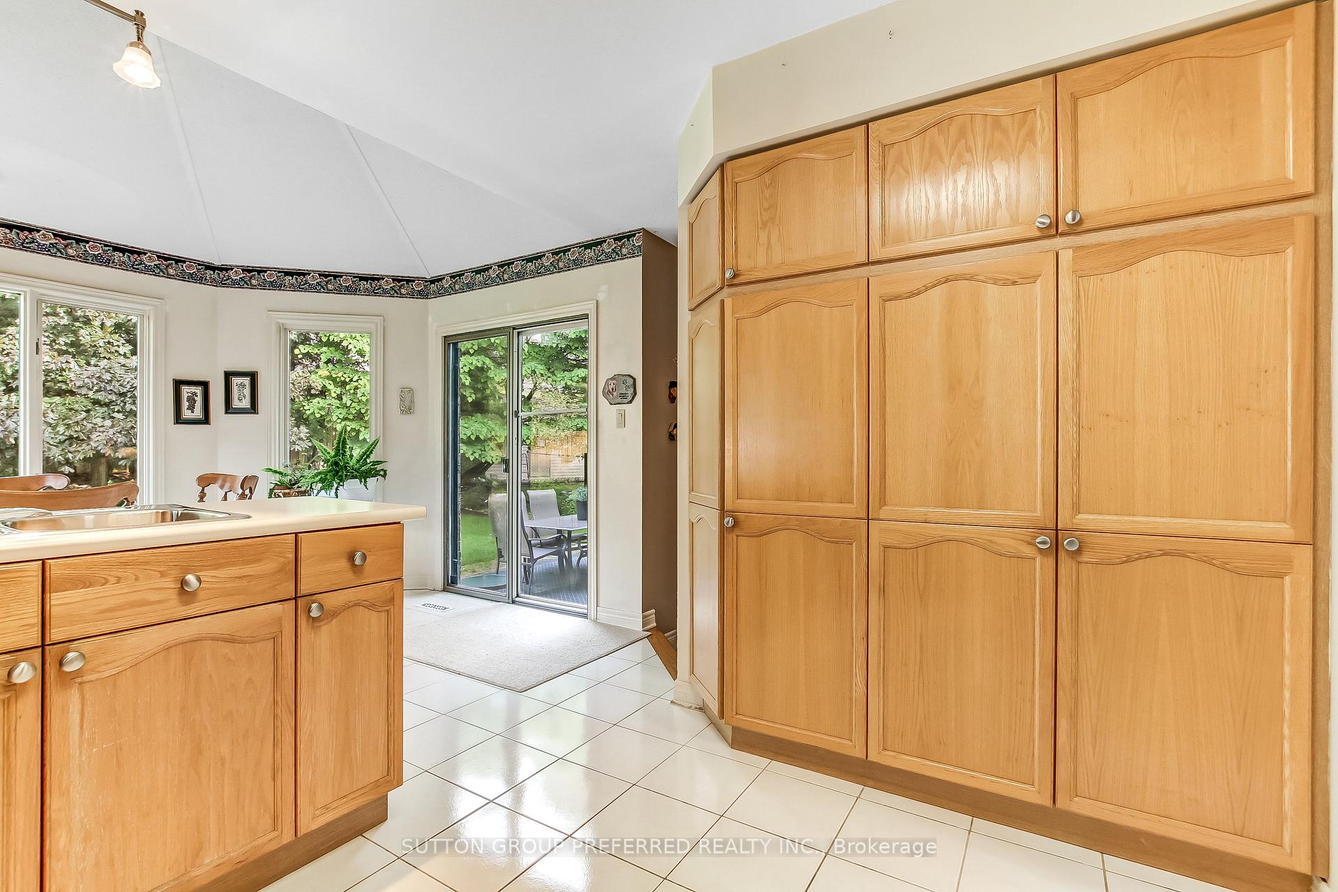 Photo 13 of 462 Ambleside Drive, London, North A — HOMEH