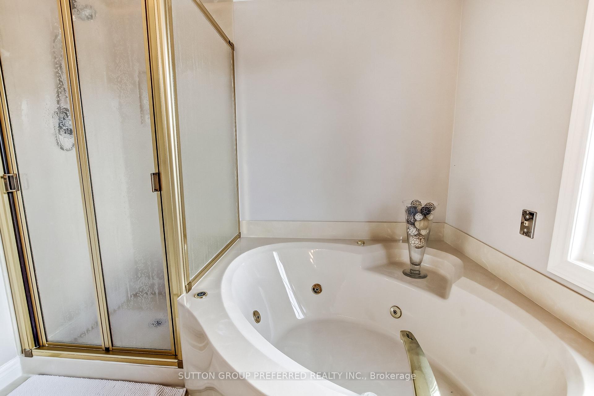 Photo 23 of 462 Ambleside Drive, London, North A — HOMEH