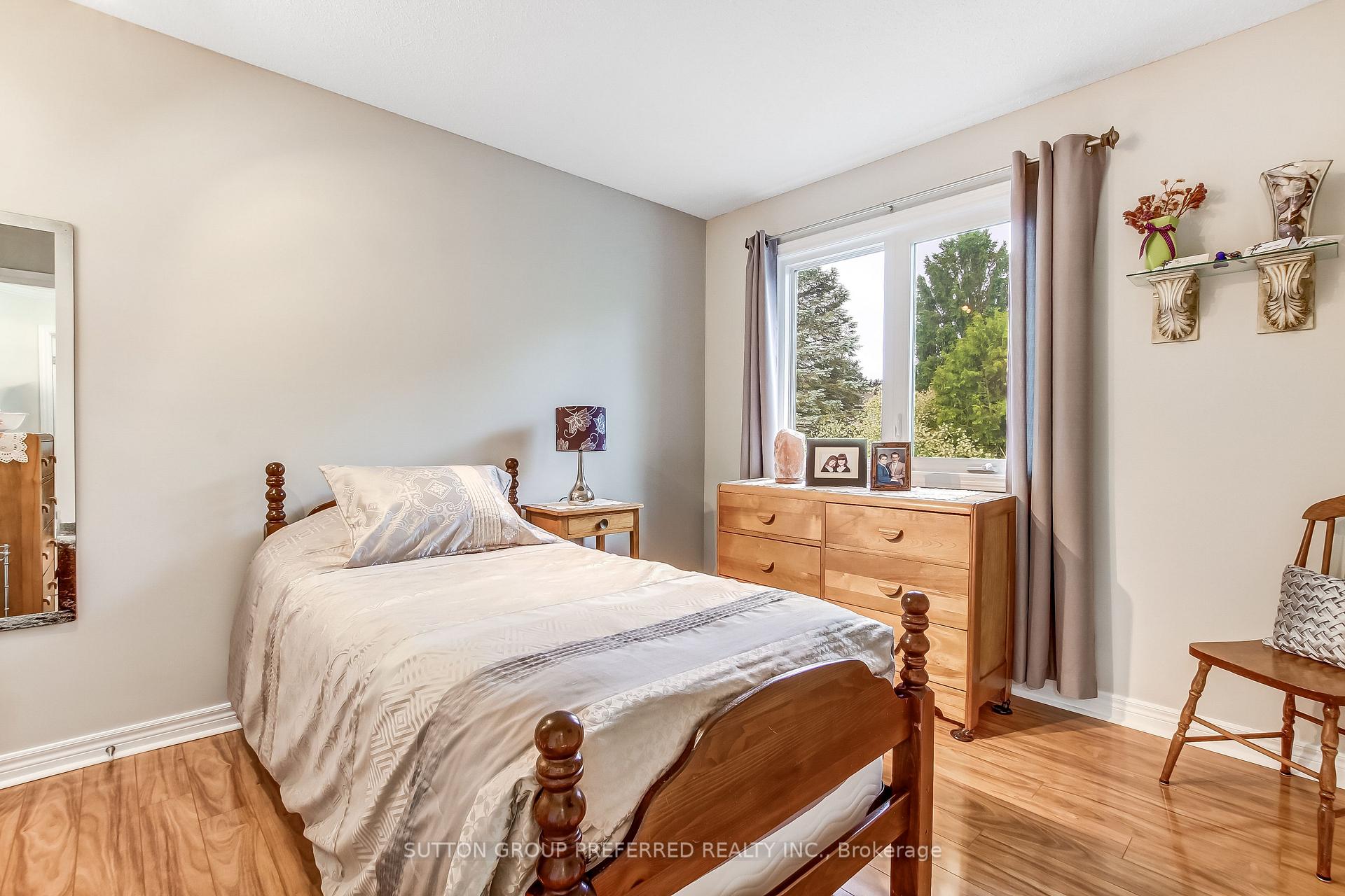 Photo 25 of 462 Ambleside Drive, London, North A — HOMEH