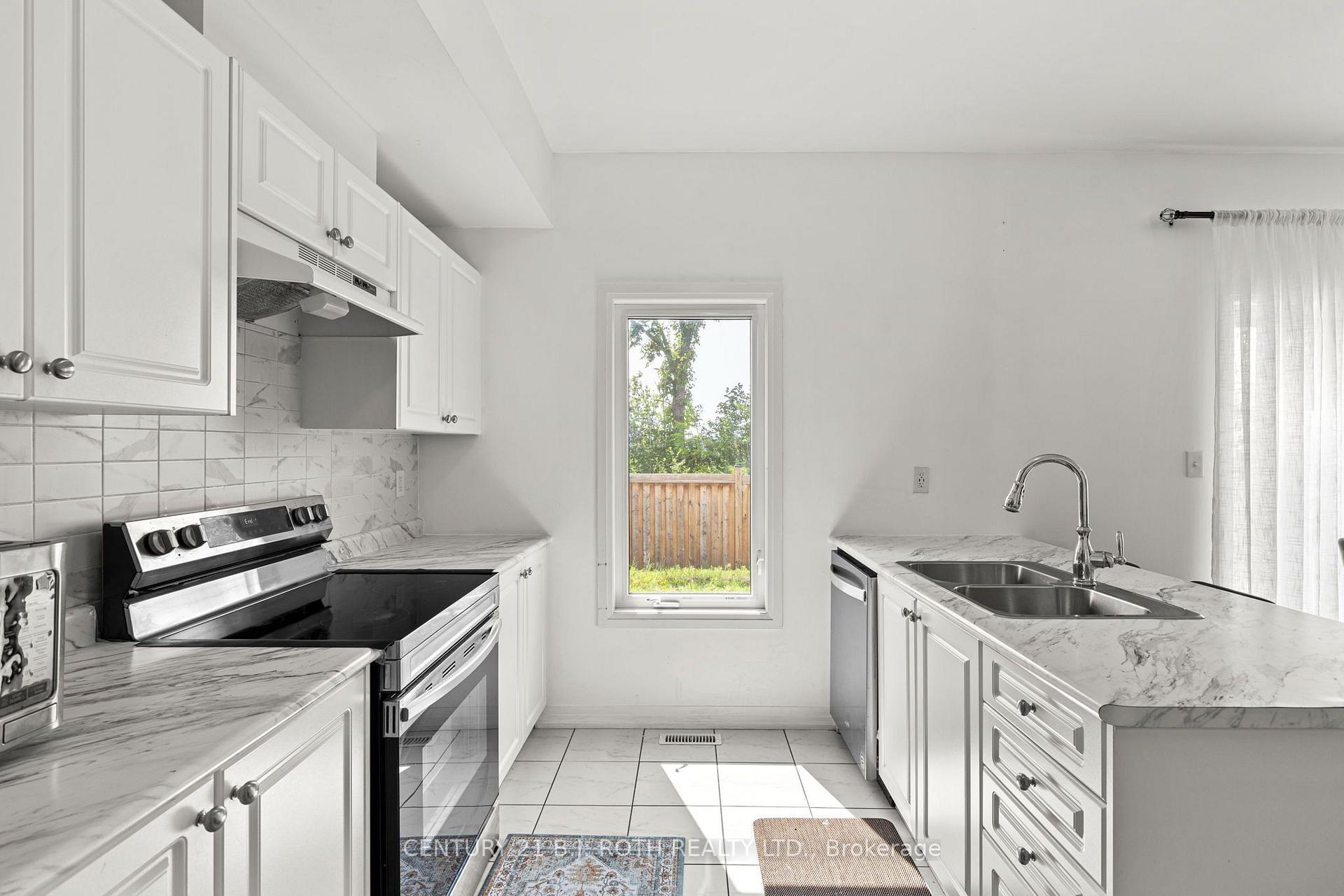 Photo 9 of 24 Brown Bear Street, Barrie, Rural Barrie Southwest — HOMEH