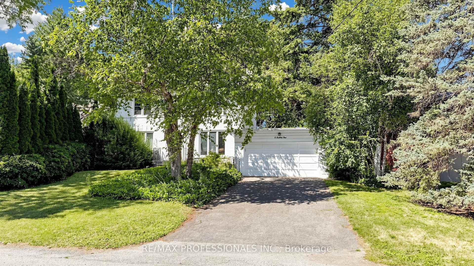 Photo 4 of 8 Southway Road, Etobicoke, Edenbridge-Humber Valley — HOMEH