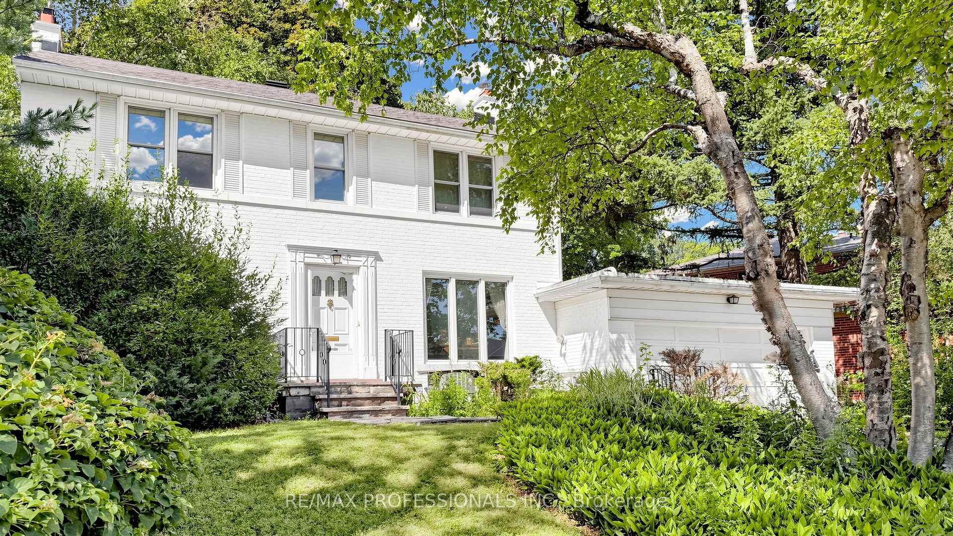 Photo 6 of 8 Southway Road, Etobicoke, Edenbridge-Humber Valley — HOMEH