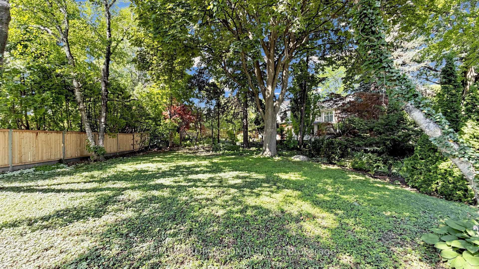Photo 8 of 8 Southway Road, Etobicoke, Edenbridge-Humber Valley — HOMEH
