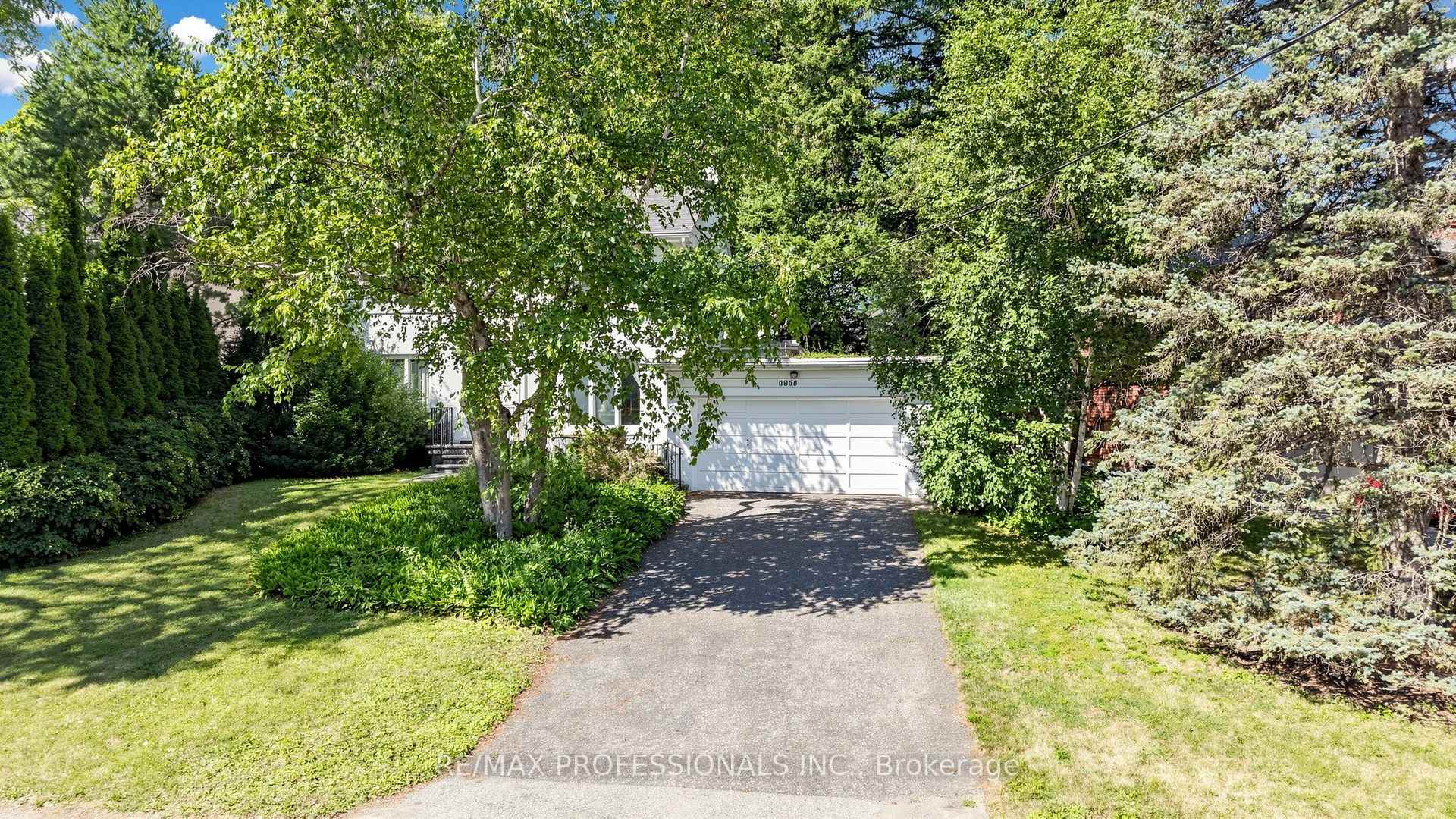 Photo 11 of 8 Southway Road, Etobicoke, Edenbridge-Humber Valley — HOMEH