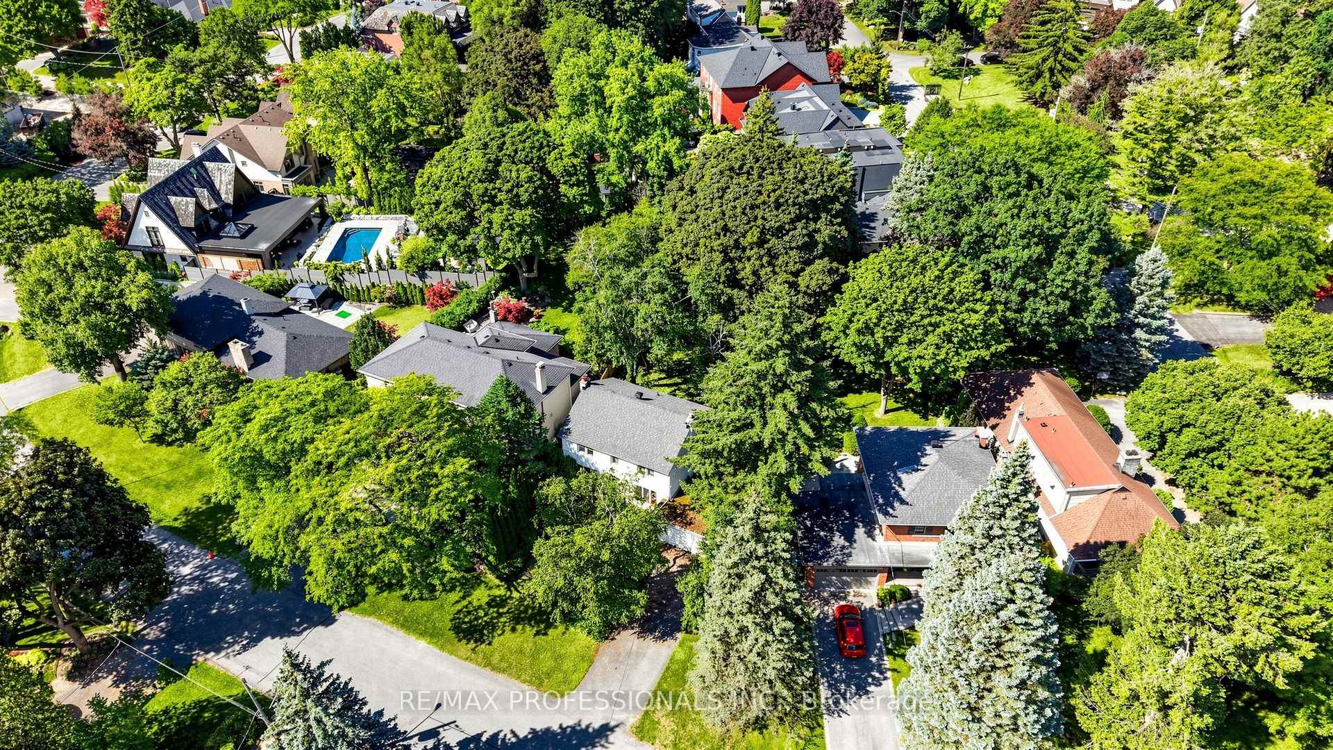 Photo 16 of 8 Southway Road, Etobicoke, Edenbridge-Humber Valley — HOMEH