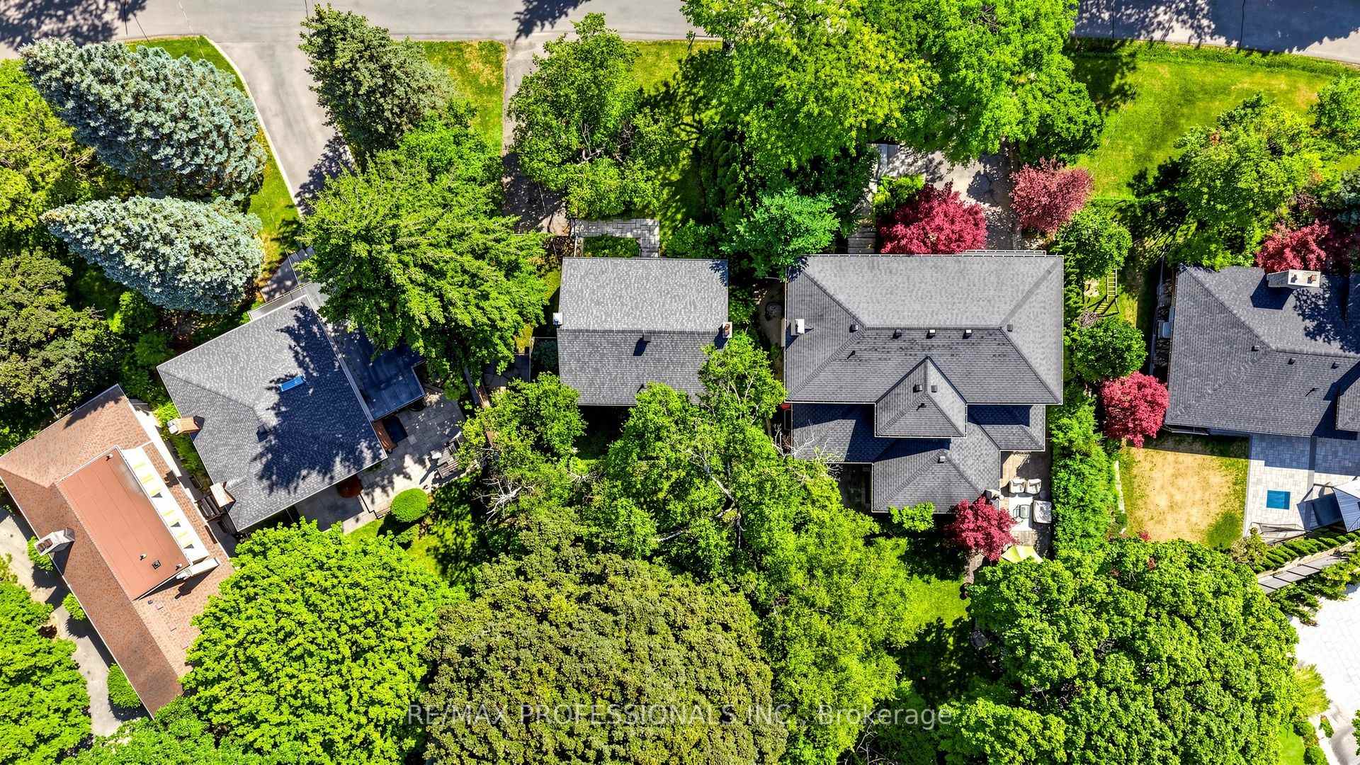 Photo 19 of 8 Southway Road, Etobicoke, Edenbridge-Humber Valley — HOMEH