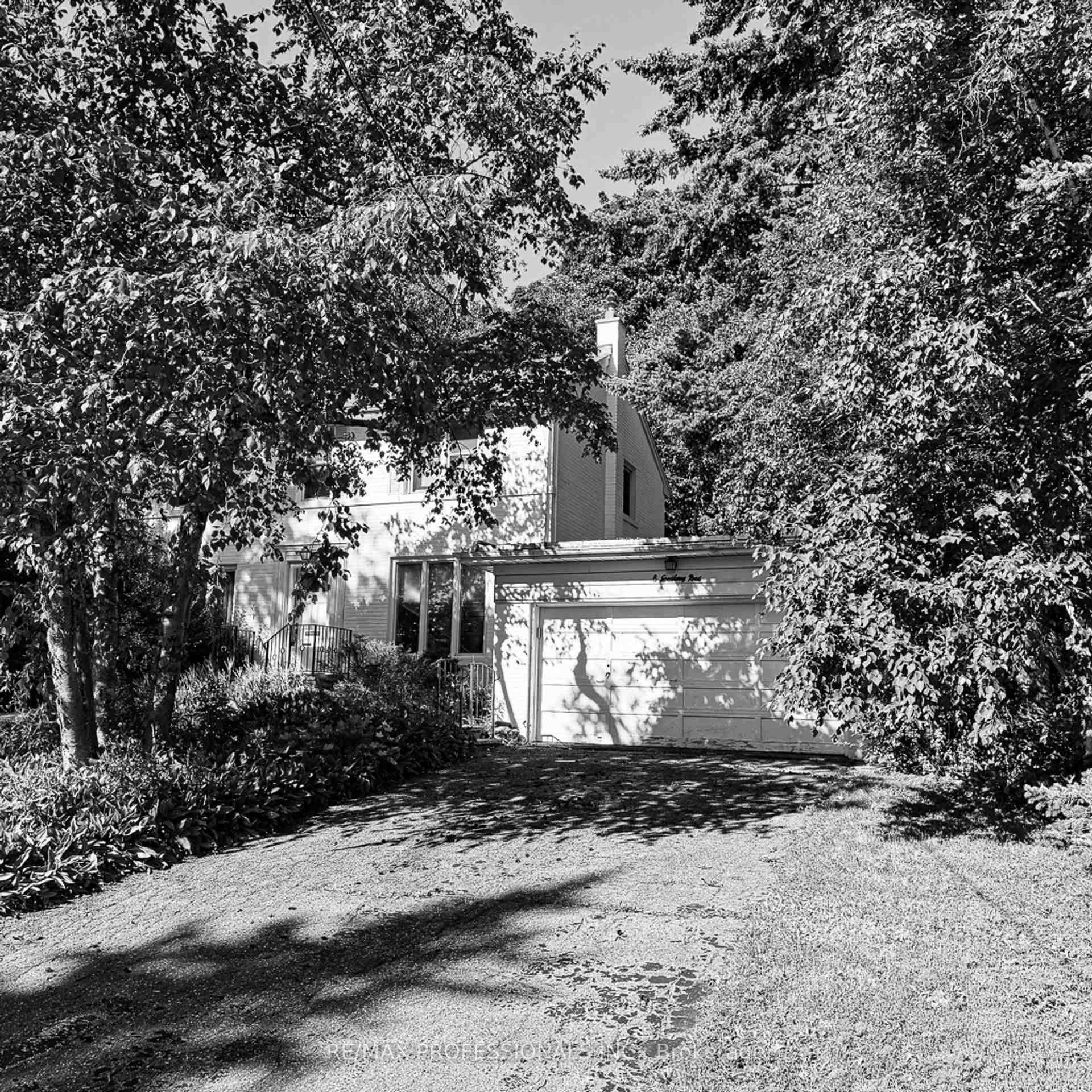 Photo 22 of 8 Southway Road, Etobicoke, Edenbridge-Humber Valley — HOMEH