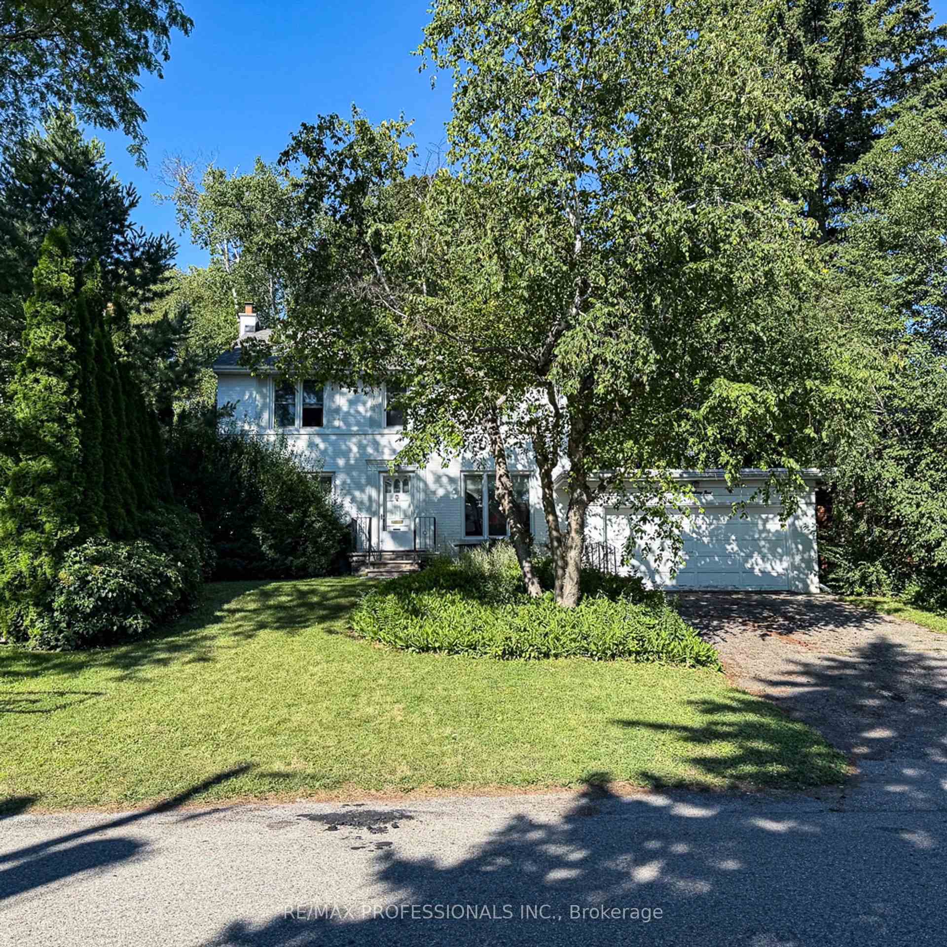 Photo 23 of 8 Southway Road, Etobicoke, Edenbridge-Humber Valley — HOMEH